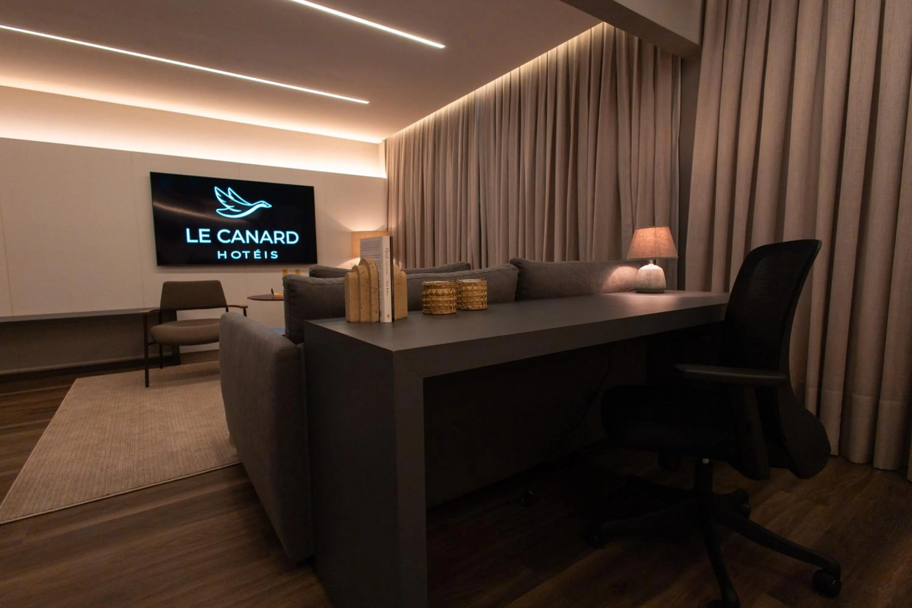 Living room in Hotel Le Canard Lages