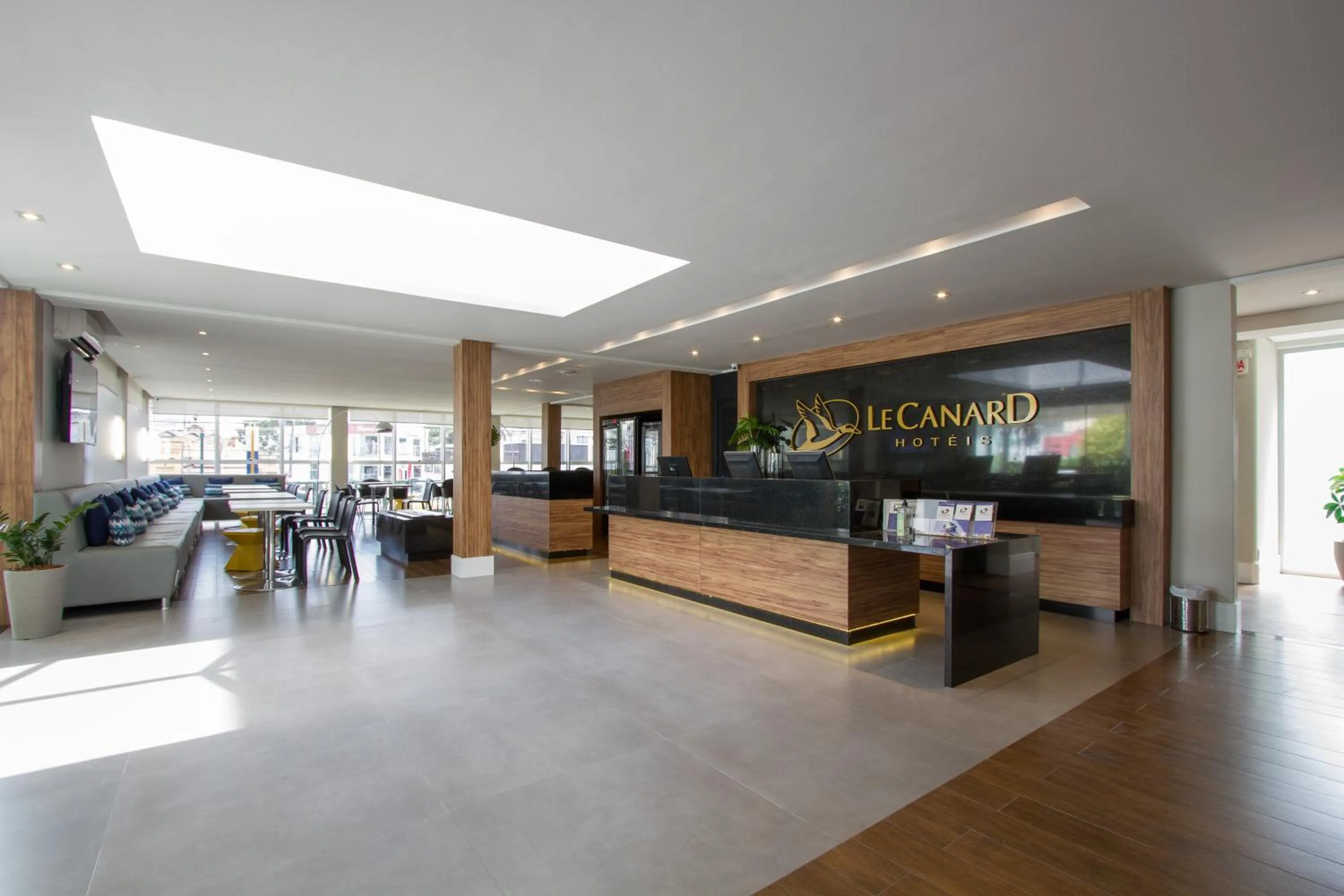 Lobby or reception in Hotel Le Canard Lages
