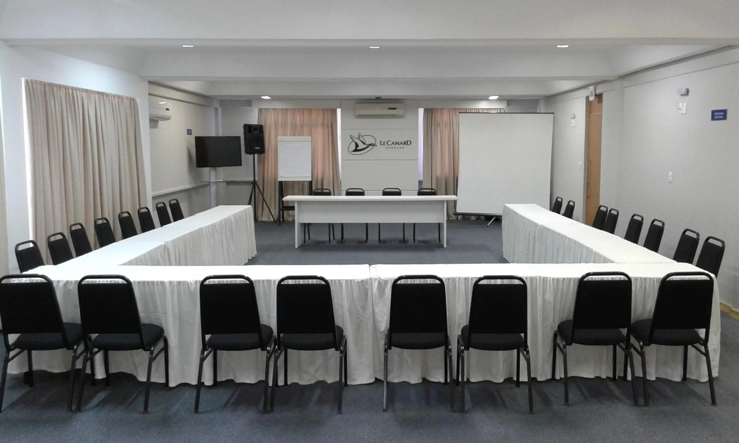 Business facilities in Hotel Le Canard Lages