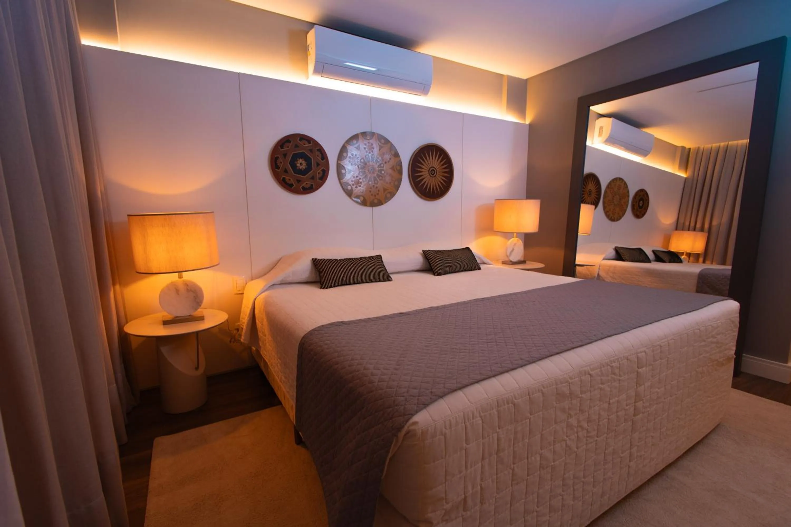 Photo of the whole room, Bed in Hotel Le Canard Lages