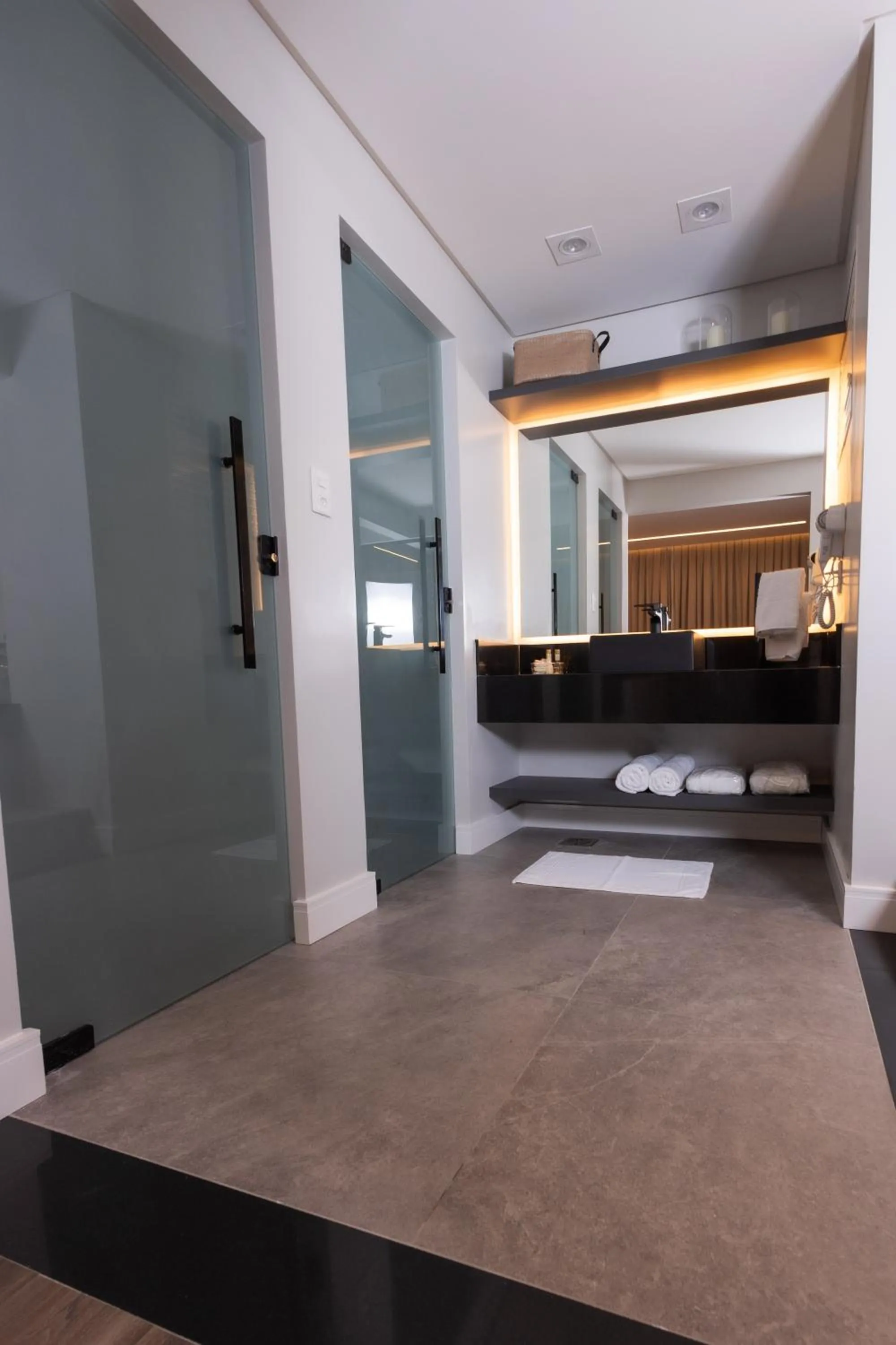 Bathroom in Hotel Le Canard Lages