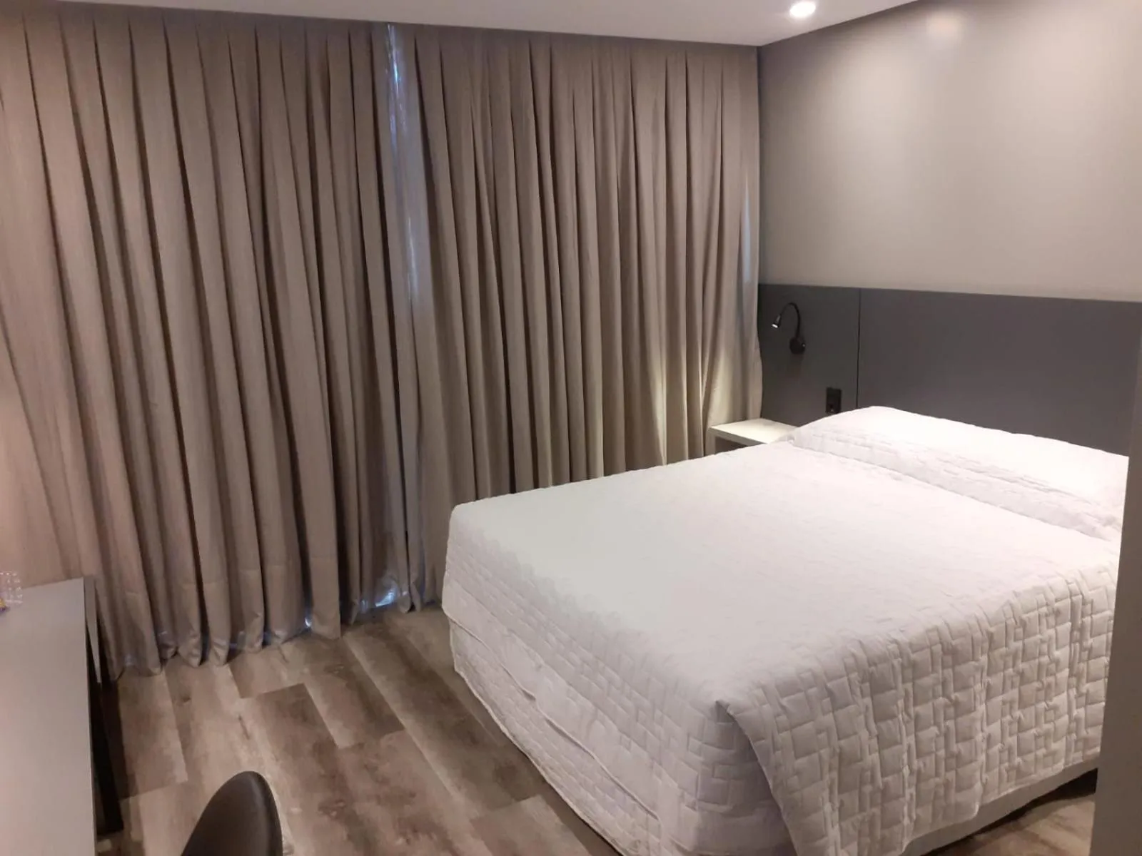 Bed in Hotel Le Canard Lages