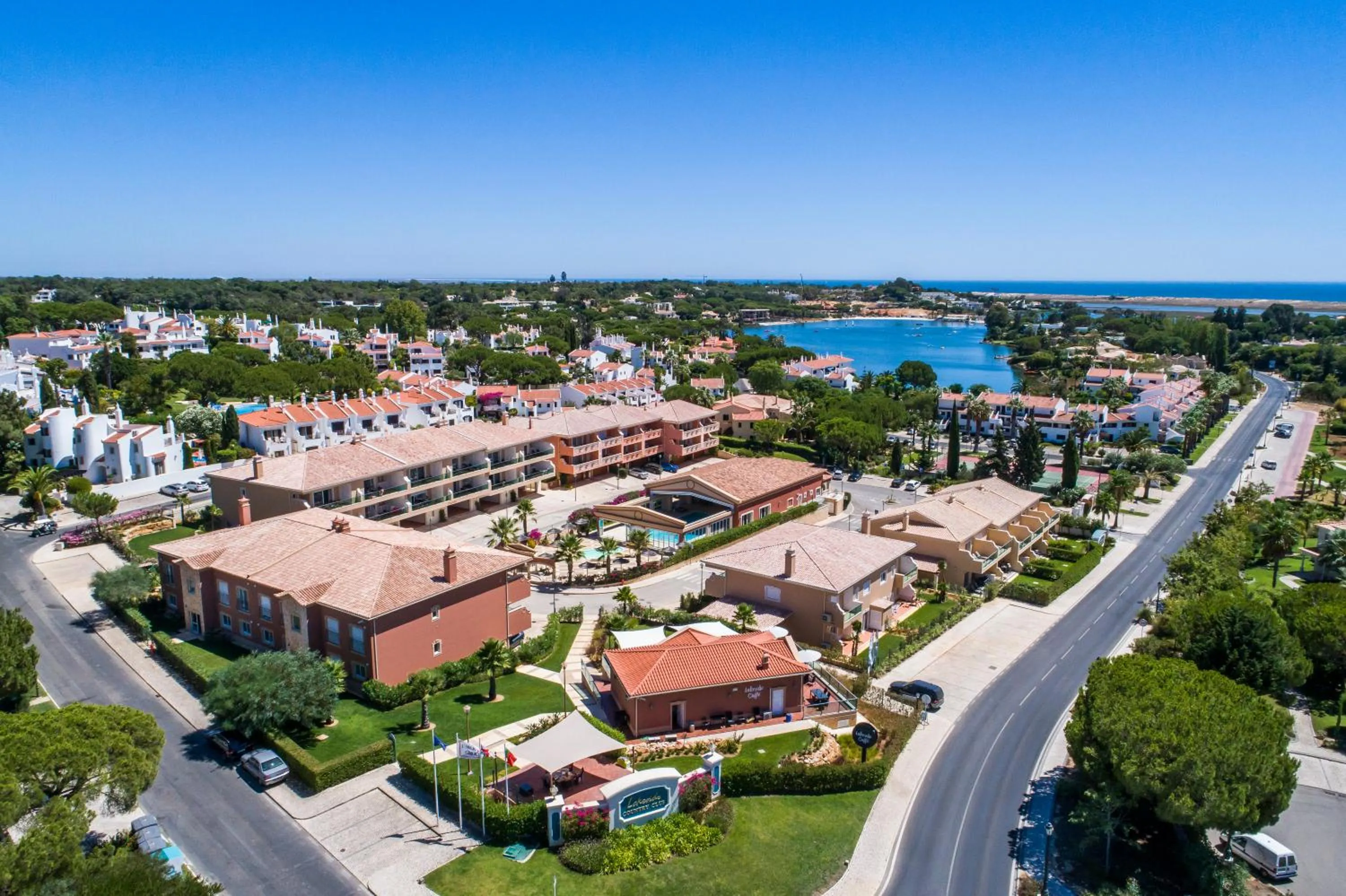 Bird's eye view in Lakeside Country Club - Apartamentos Turísticos