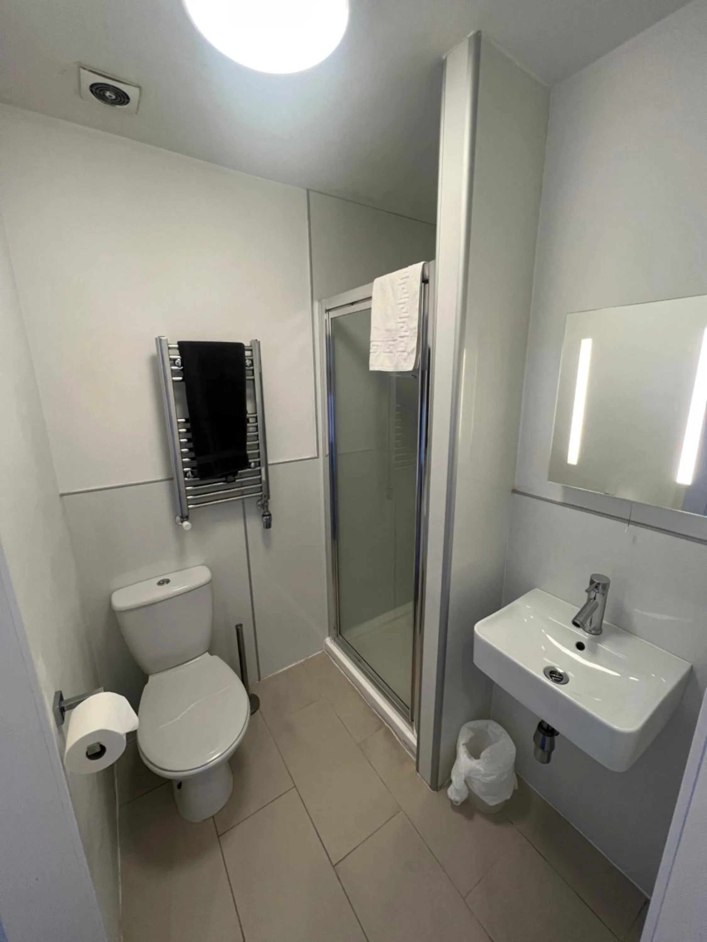 Bathroom in Lost Guest House Aberdeen