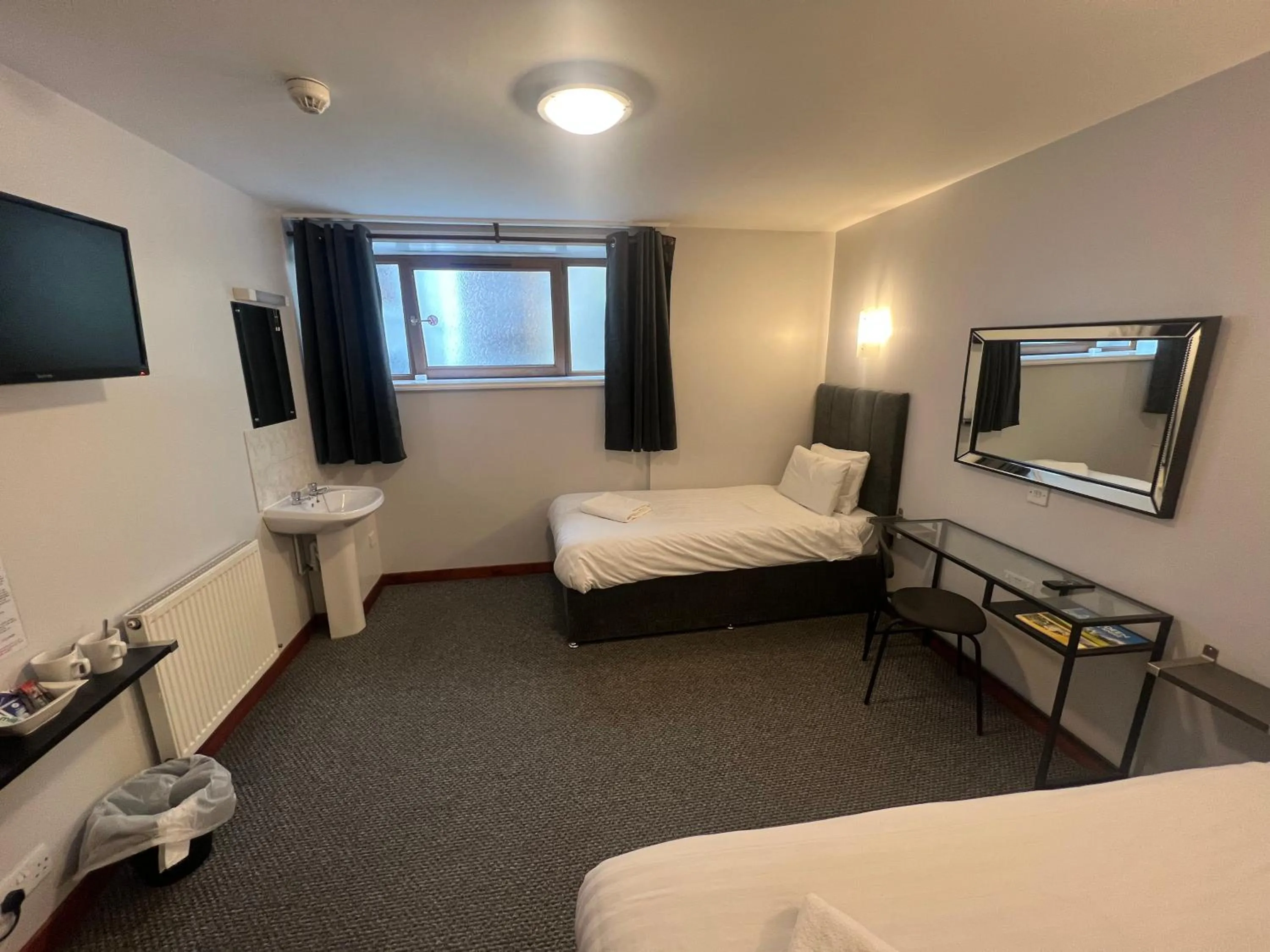 Photo of the whole room, Bed in Lost Guest House Aberdeen