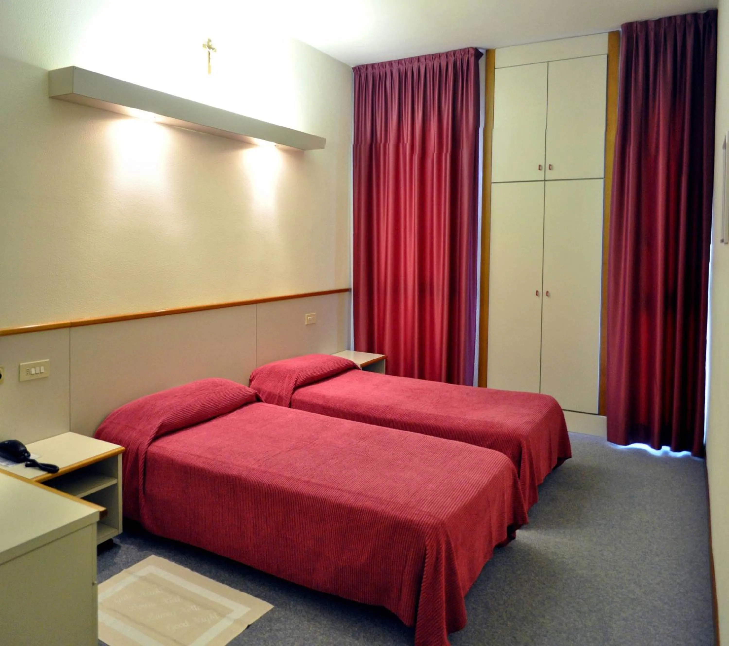 Bedroom, Bed in Hotel Italia