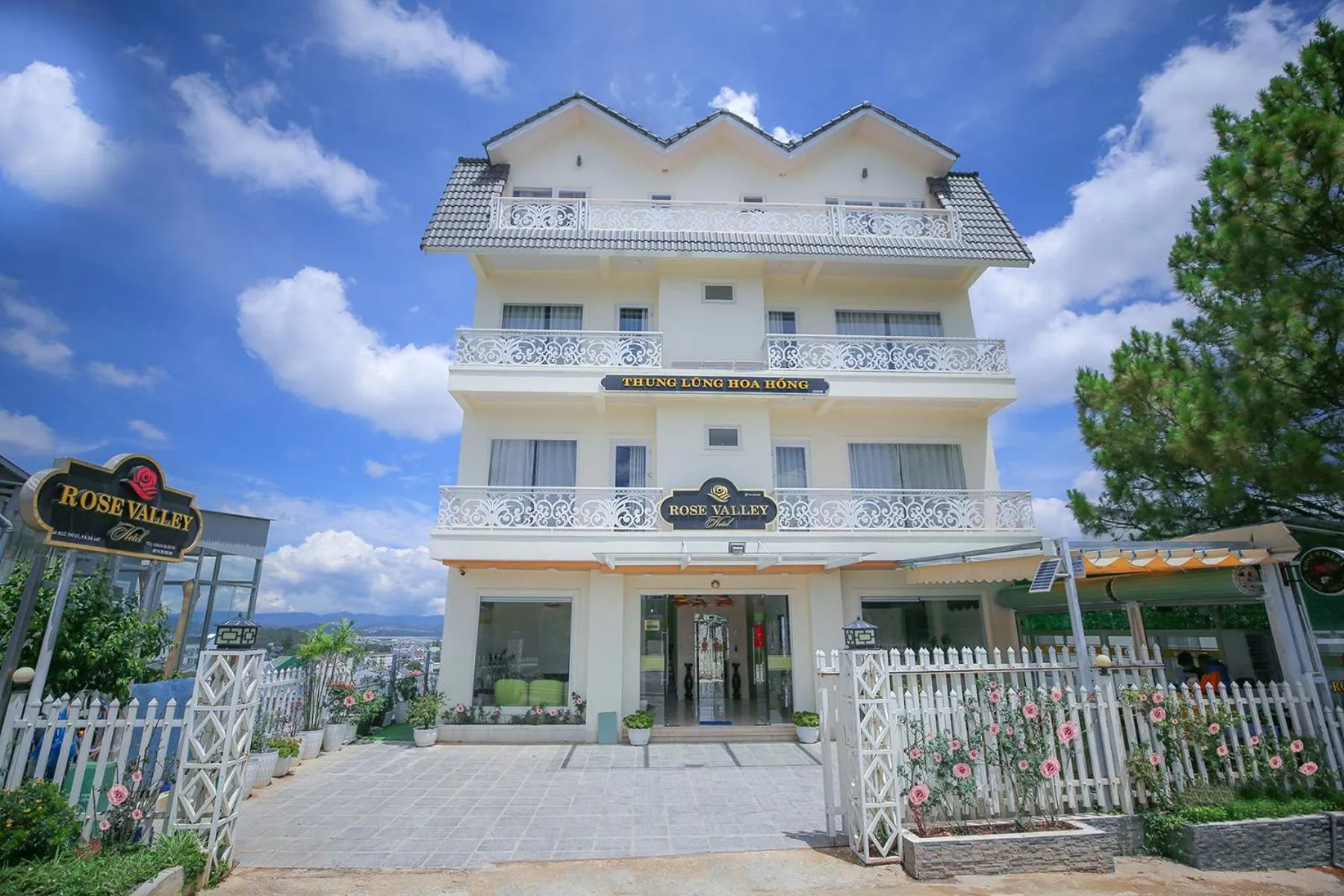 Property building in Rose Valley Hotel Da Lat Vietnam