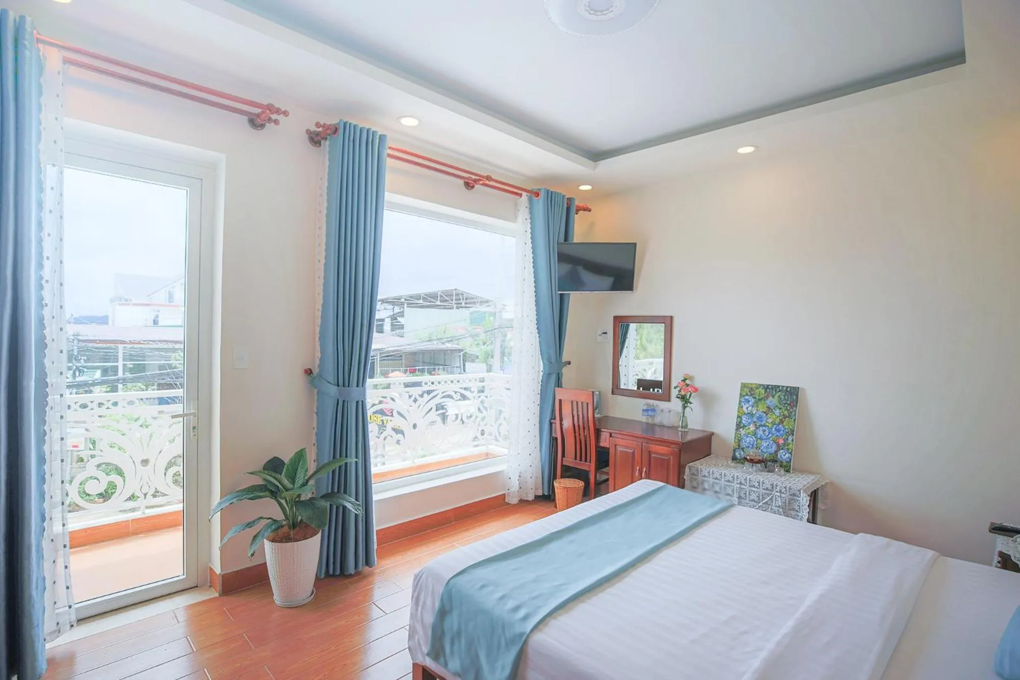 Bed in Rose Valley Hotel Da Lat Vietnam