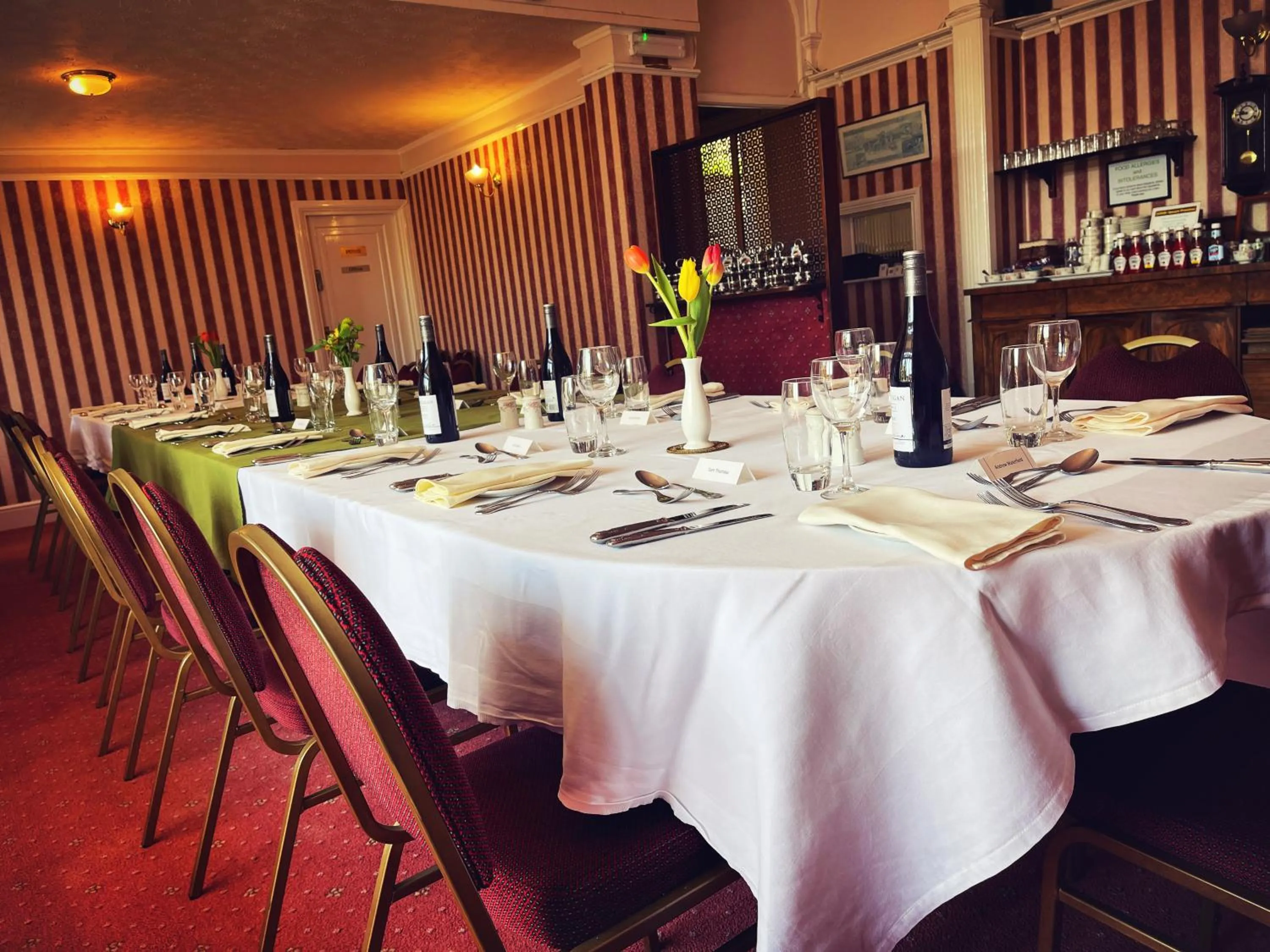 Restaurant/places to eat in The Robin Hill