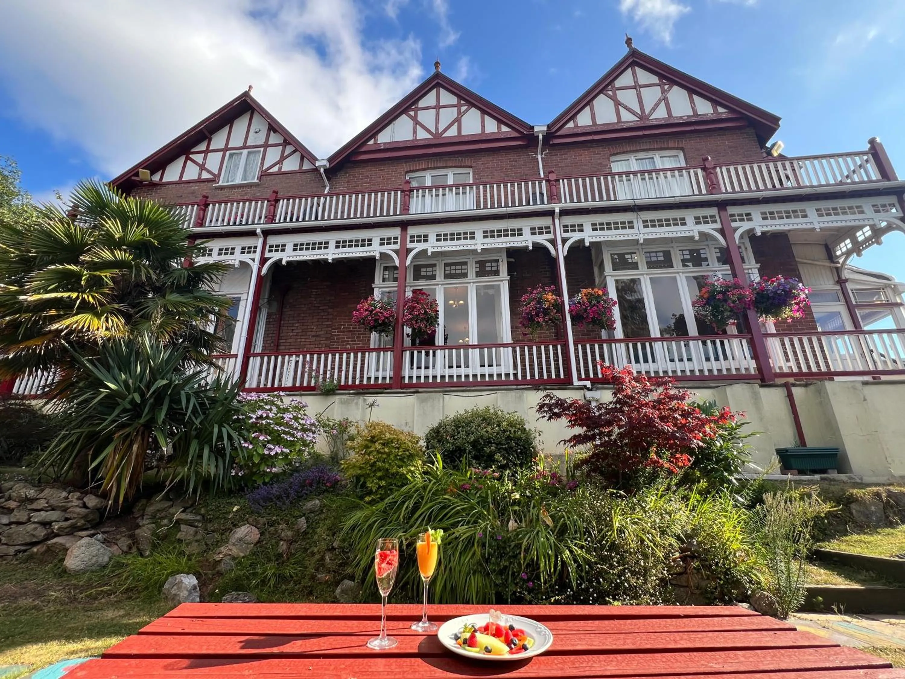 Breakfast in The Robin Hill