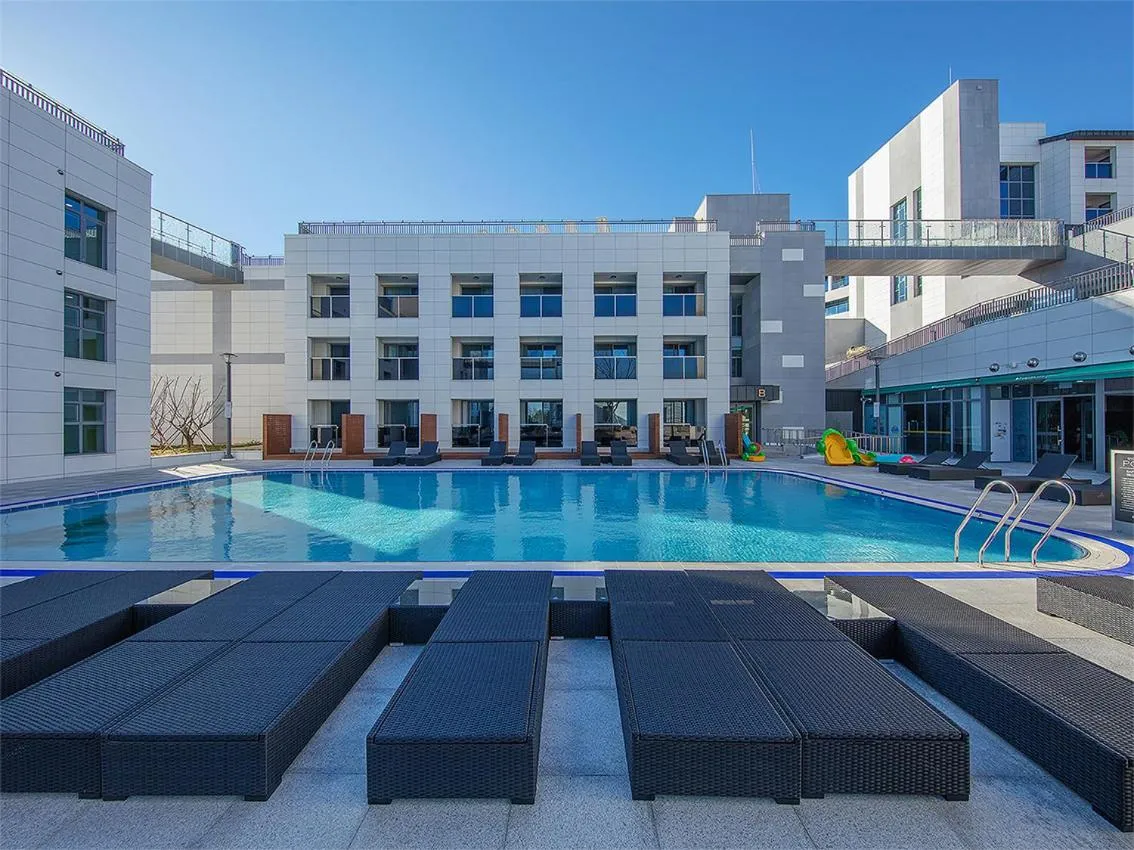 Swimming pool in Best Western Plus GyeongJu