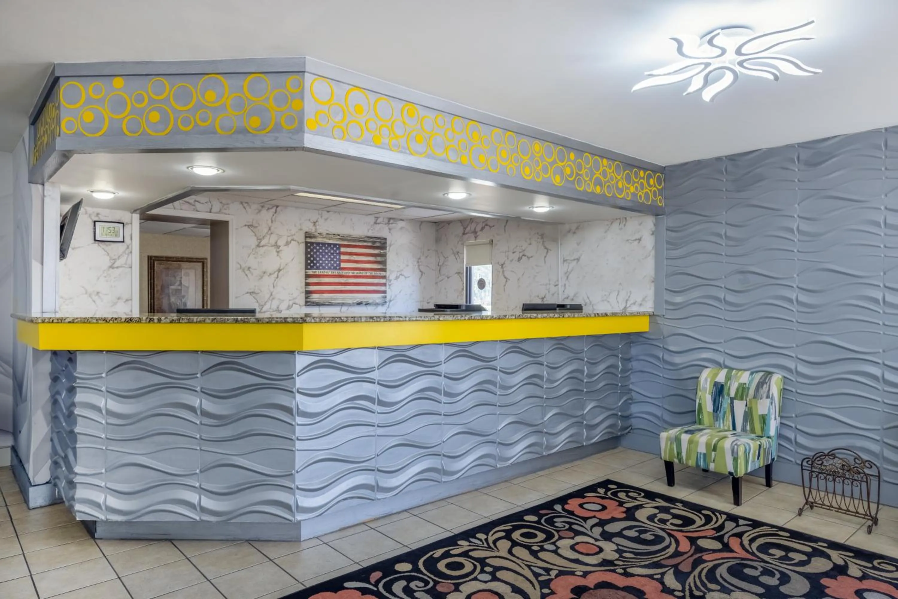Lobby or reception in Days Inn & Suites by Wyndham Fort Bragg/Cross Creek Mall