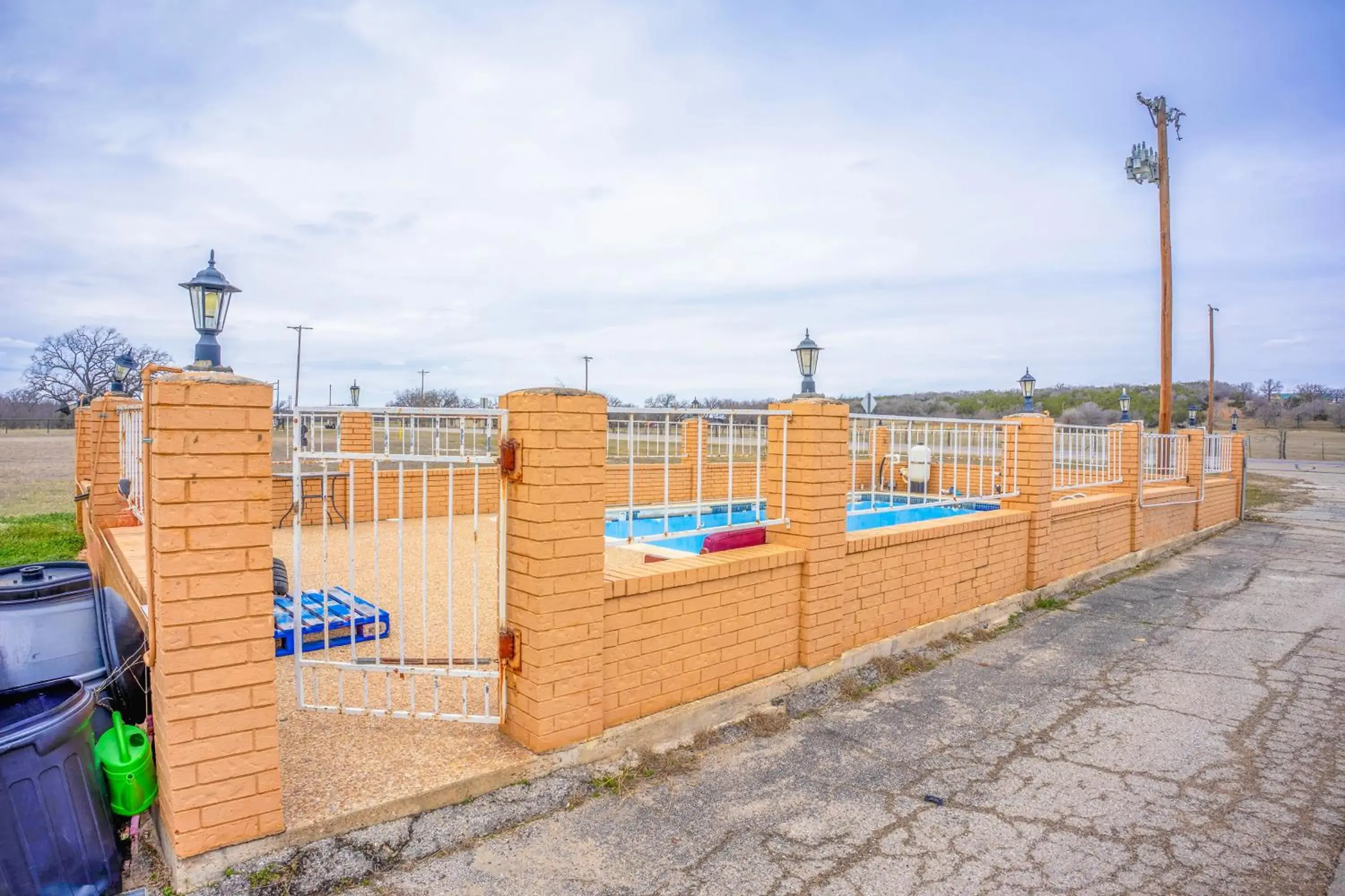 Swimming pool in Executive Inn By OYO Mineral Wells US-180 Swimming pool in Executive Inn By OYO Mineral Wells US-180