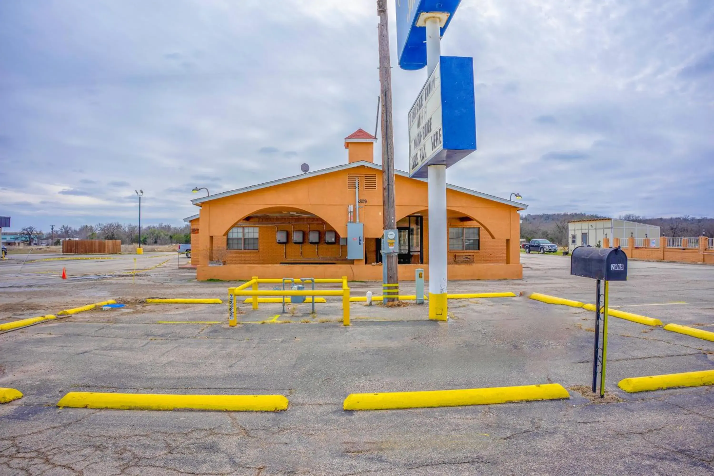 Property building in Executive Inn By OYO Mineral Wells US-180 Property building in Executive Inn By OYO Mineral Wells US-180