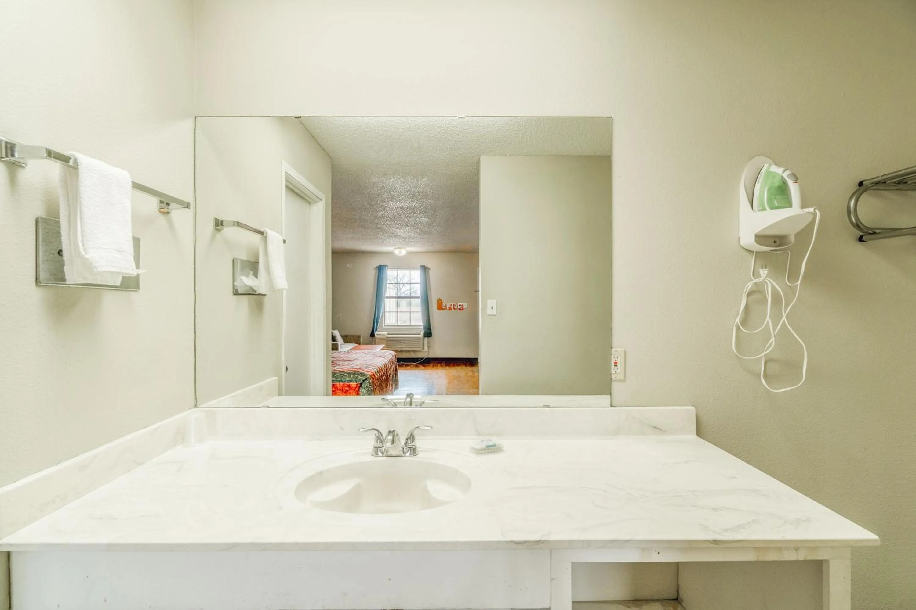 Bathroom in Executive Inn By OYO Mineral Wells US-180