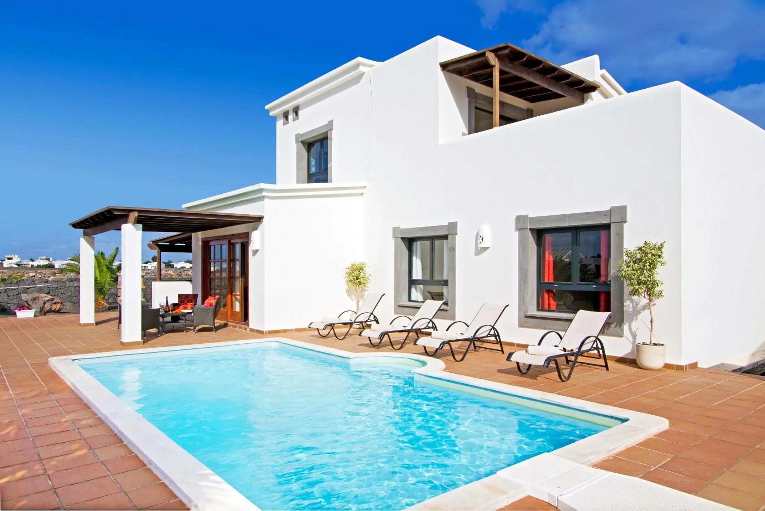 Facade/entrance in Villas Coral Deluxe