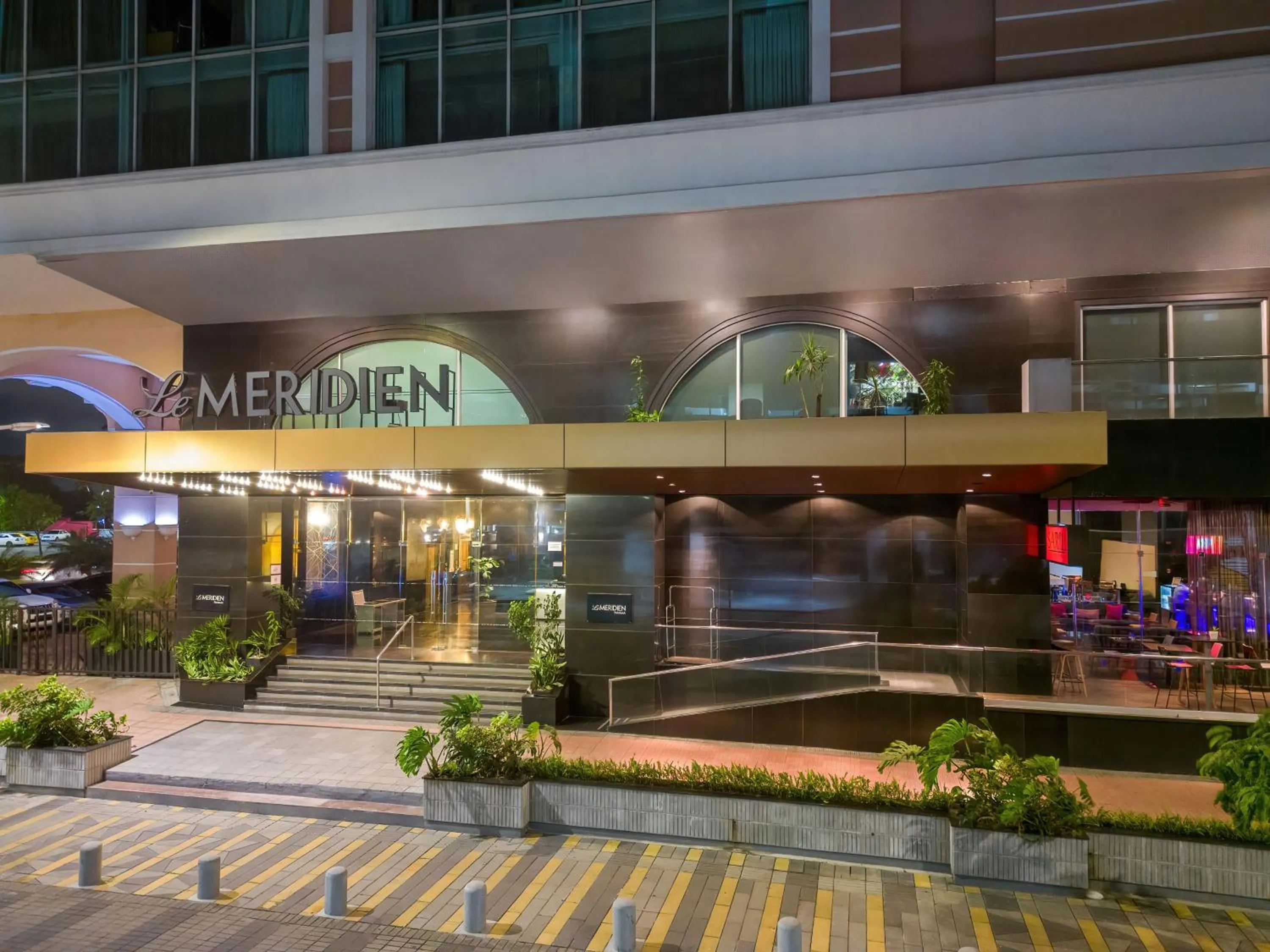 Property building in Le Meridien Panama