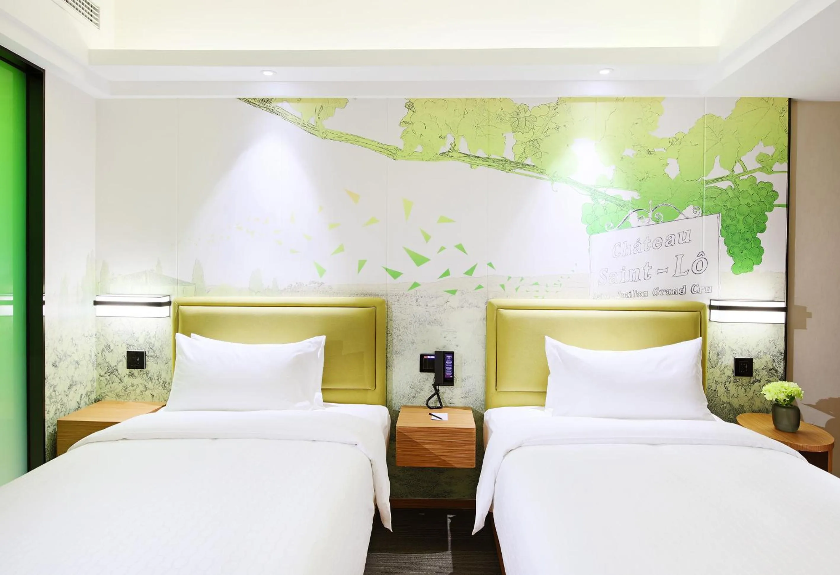 Bed in Hampton by Hilton Zhuhai Cheng Feng Plaza