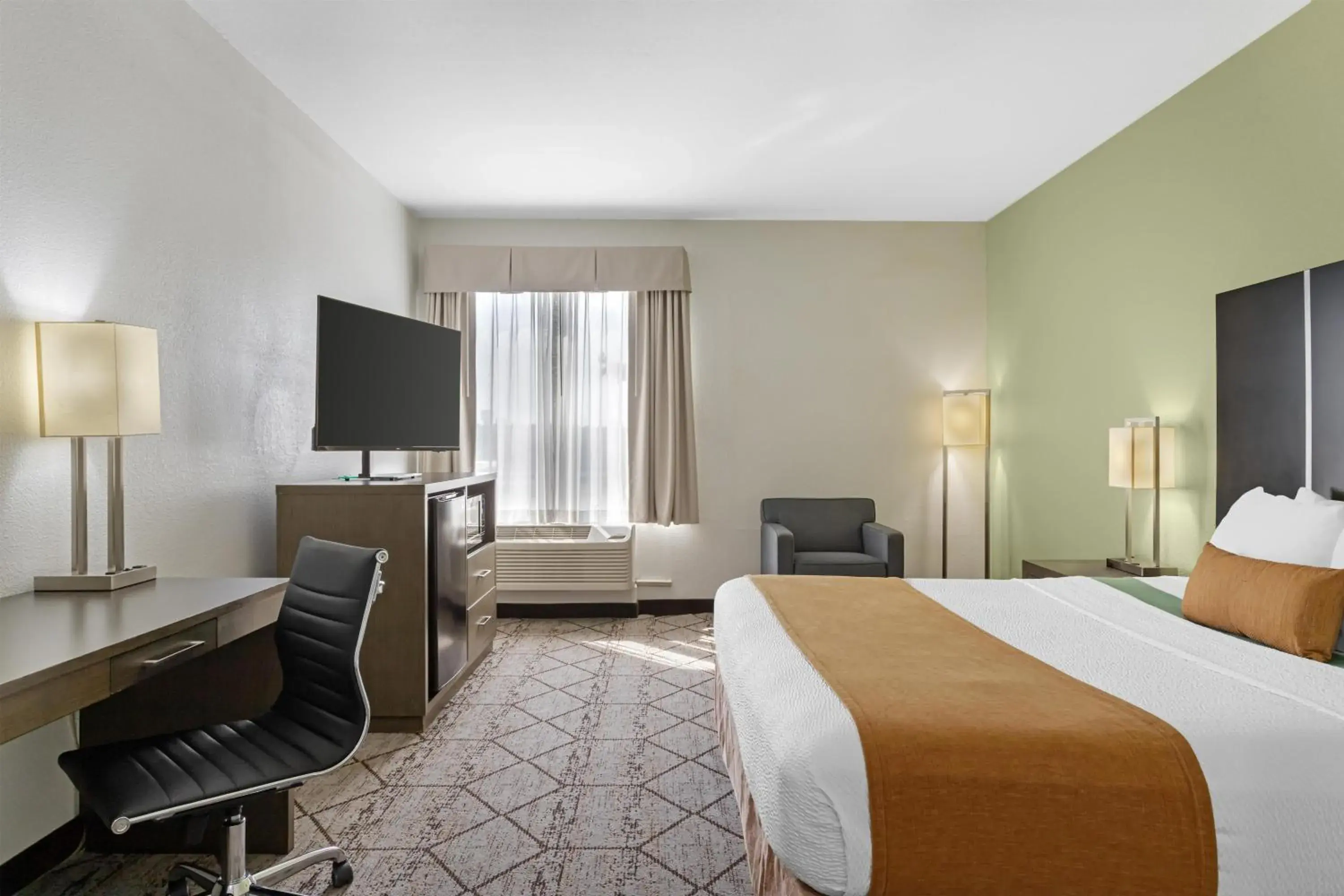 Bedroom, Bed in Best Western Plus North Houston Inn & Suites Bedroom, Bed in Best Western Plus North Houston Inn & Suites