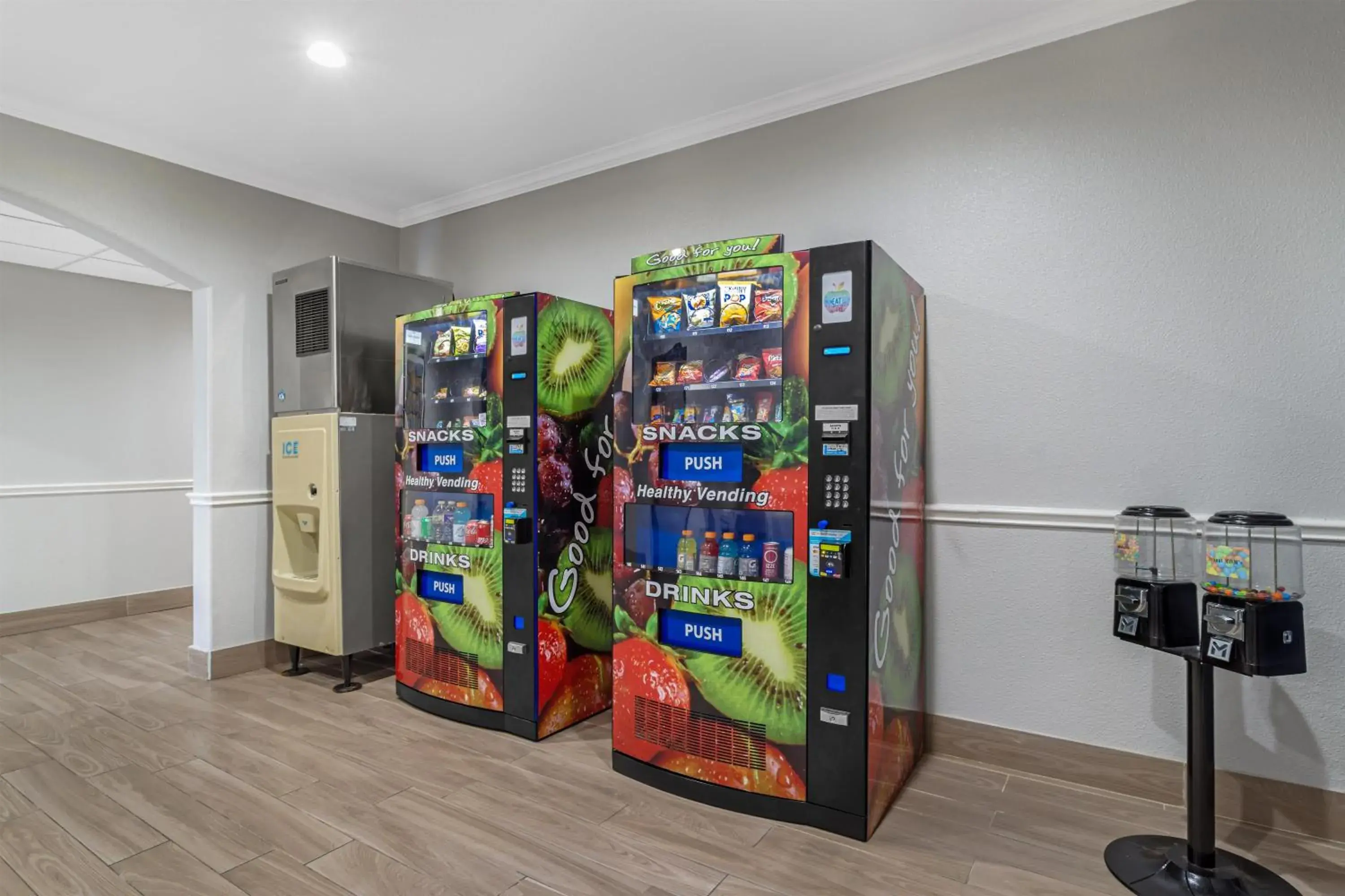 Property building in Best Western Plus North Houston Inn & Suites Property building in Best Western Plus North Houston Inn & Suites