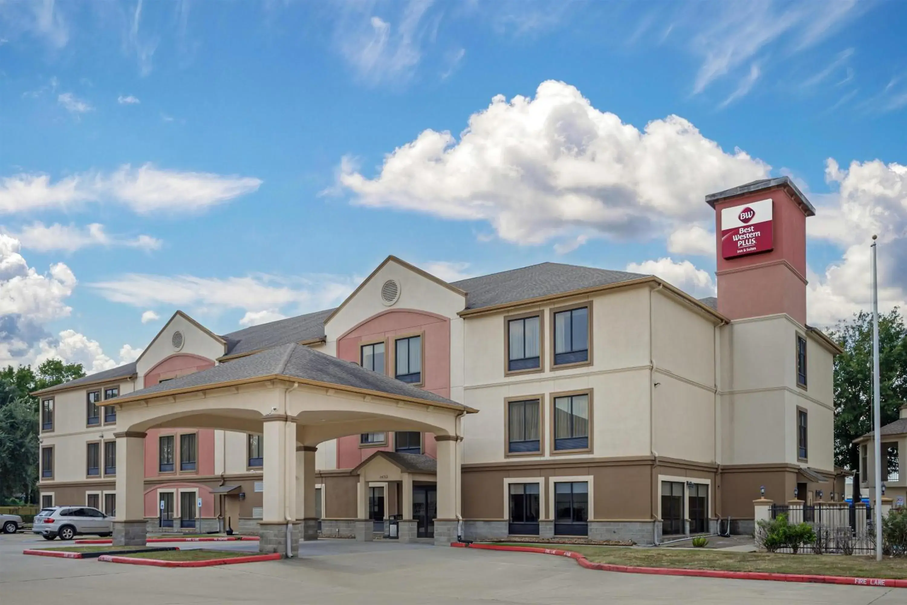 Property building in Best Western Plus North Houston Inn & Suites Property building in Best Western Plus North Houston Inn & Suites