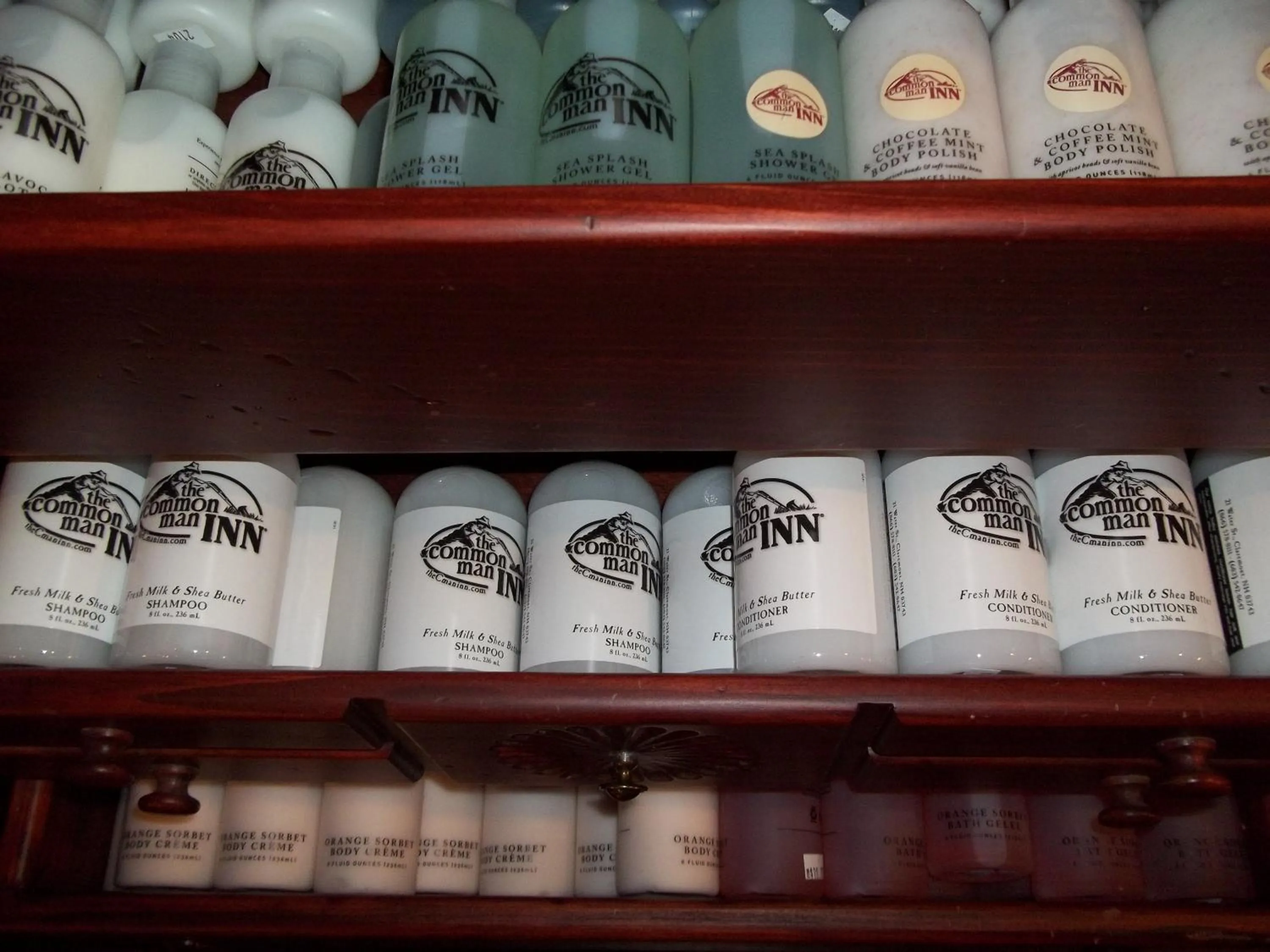 On-site shops in The Common Man Inn & Restaurant