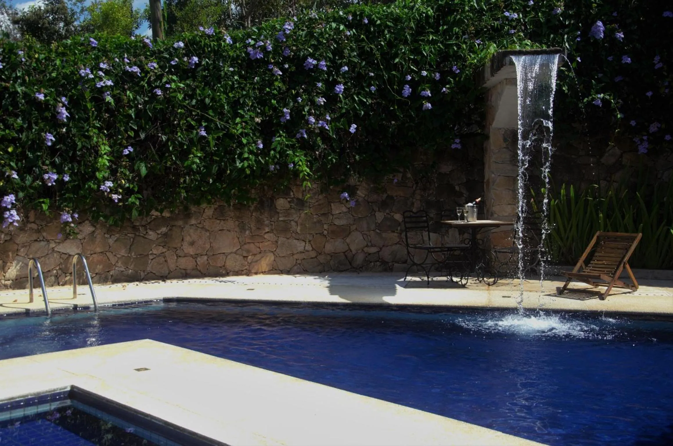 Swimming pool in Pousada Araujo Bazilio