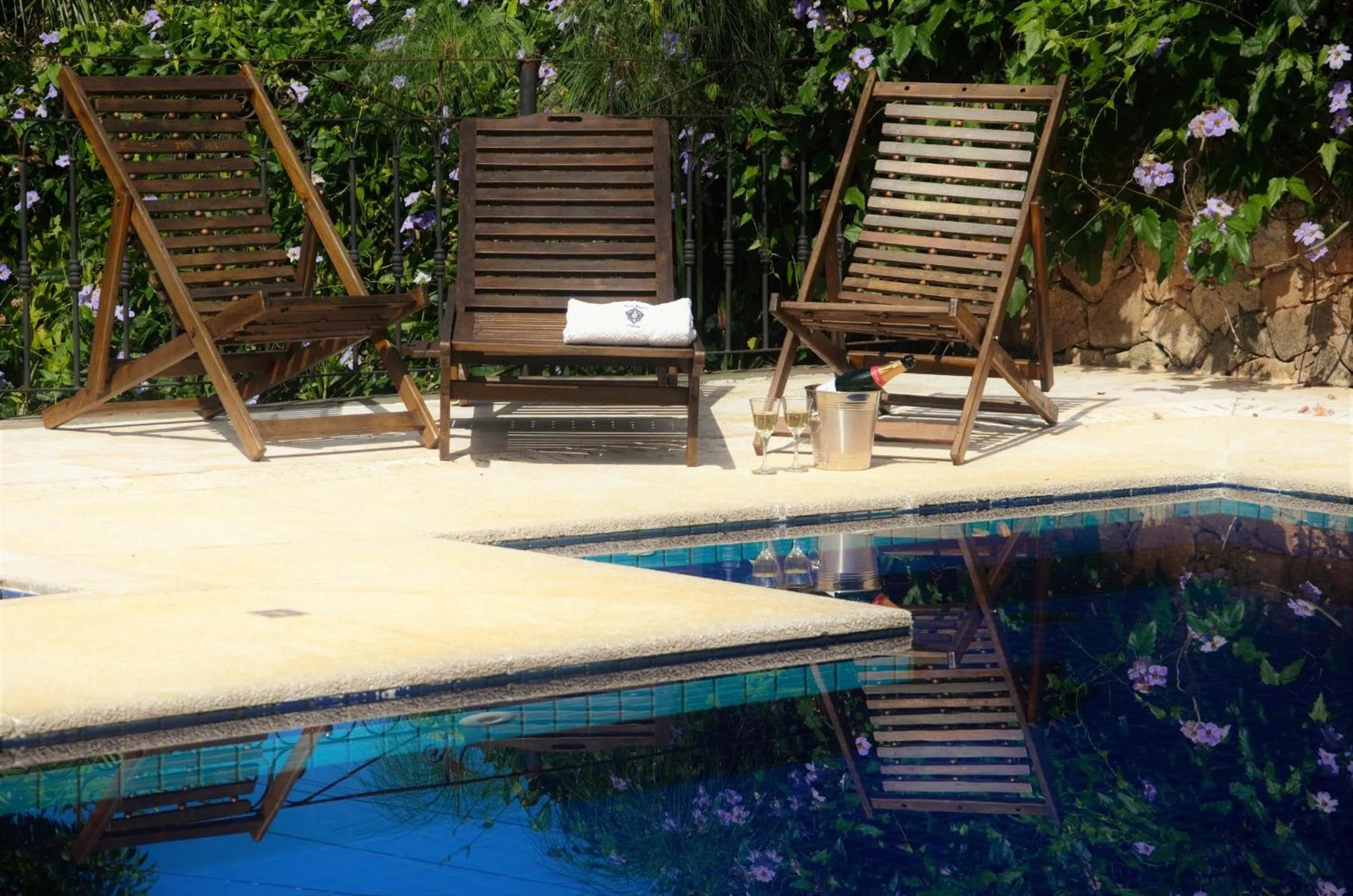 Swimming pool in Pousada Araujo Bazilio