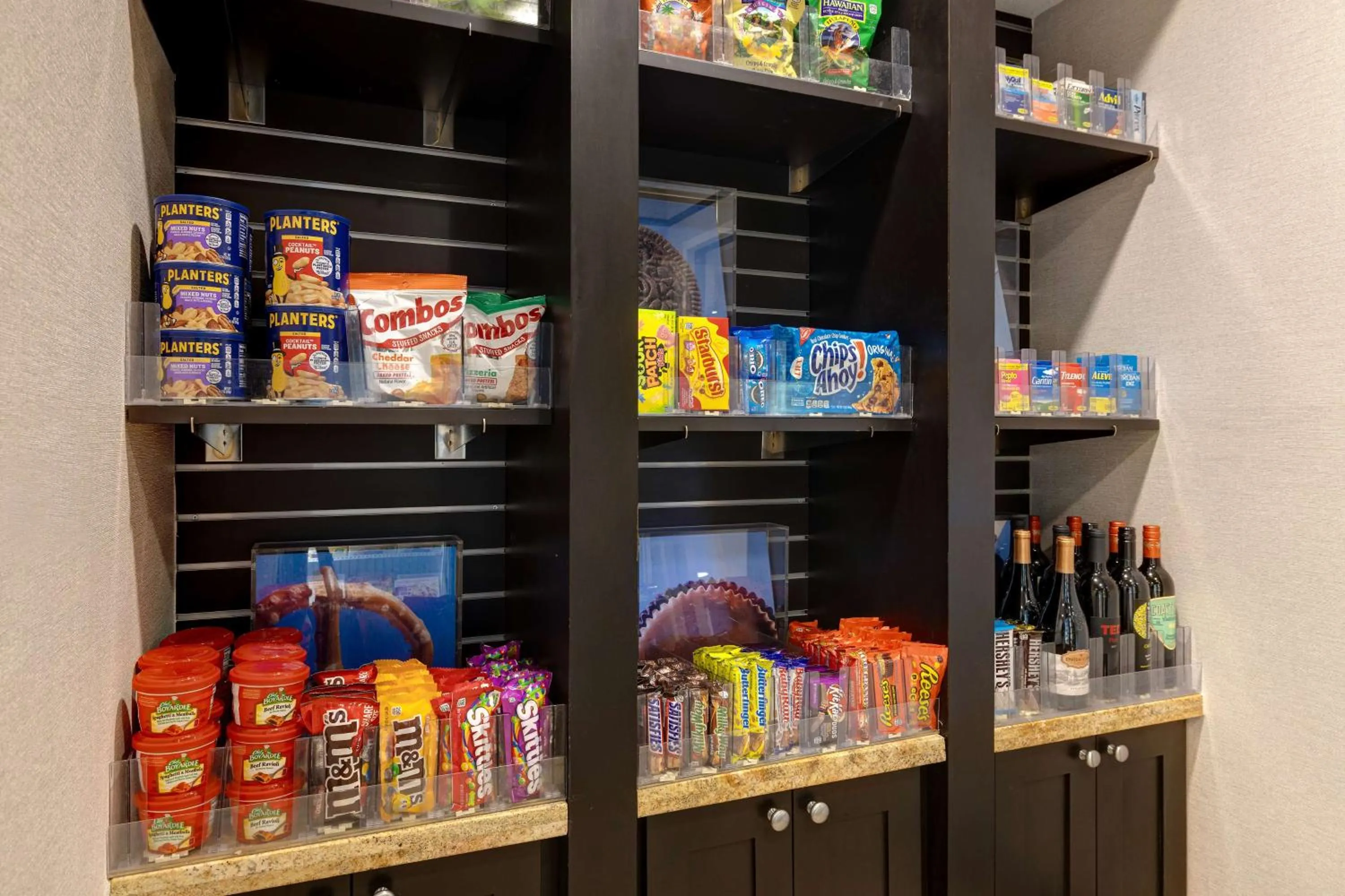 Lobby or reception in Hampton Inn & Suites San Luis Obispo