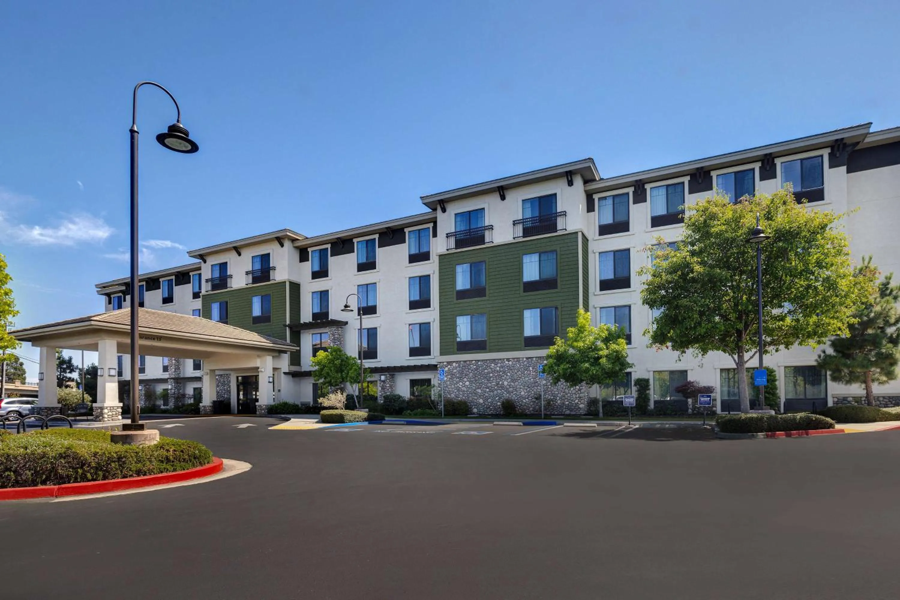 Property building in Hampton Inn & Suites San Luis Obispo