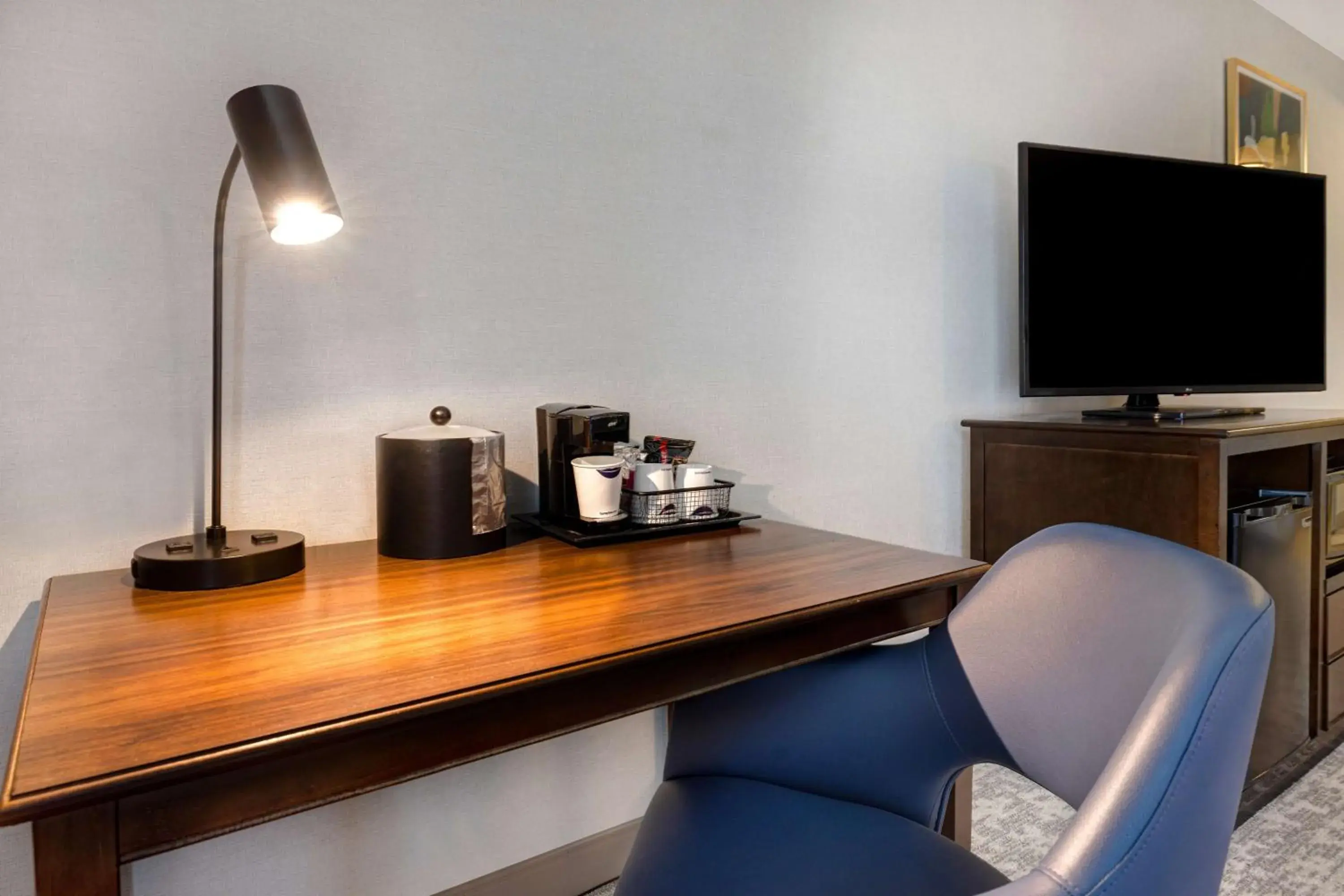 Bedroom in Hampton Inn & Suites San Luis Obispo Bedroom in Hampton Inn & Suites San Luis Obispo