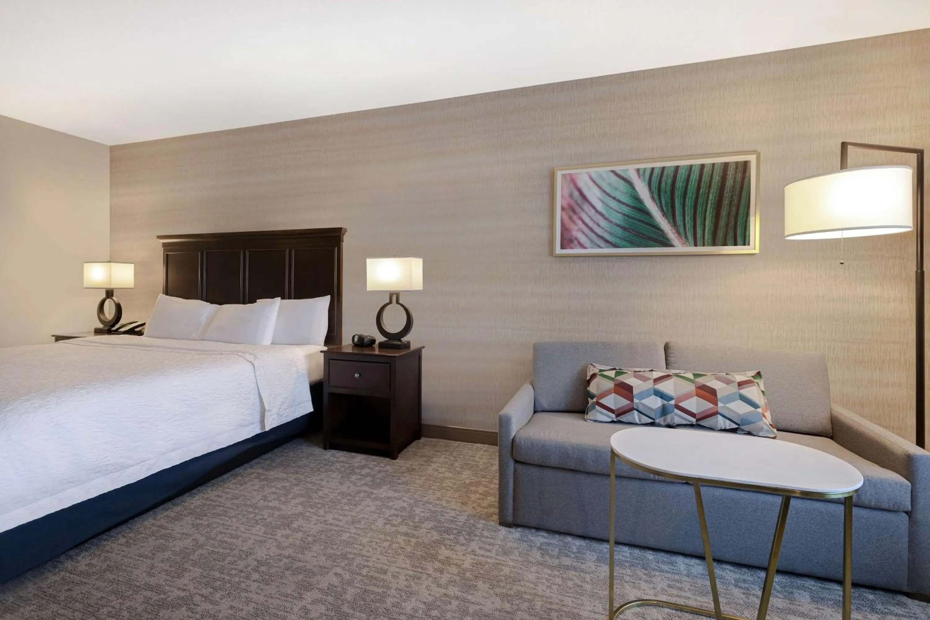 Bed in Hampton Inn & Suites San Luis Obispo