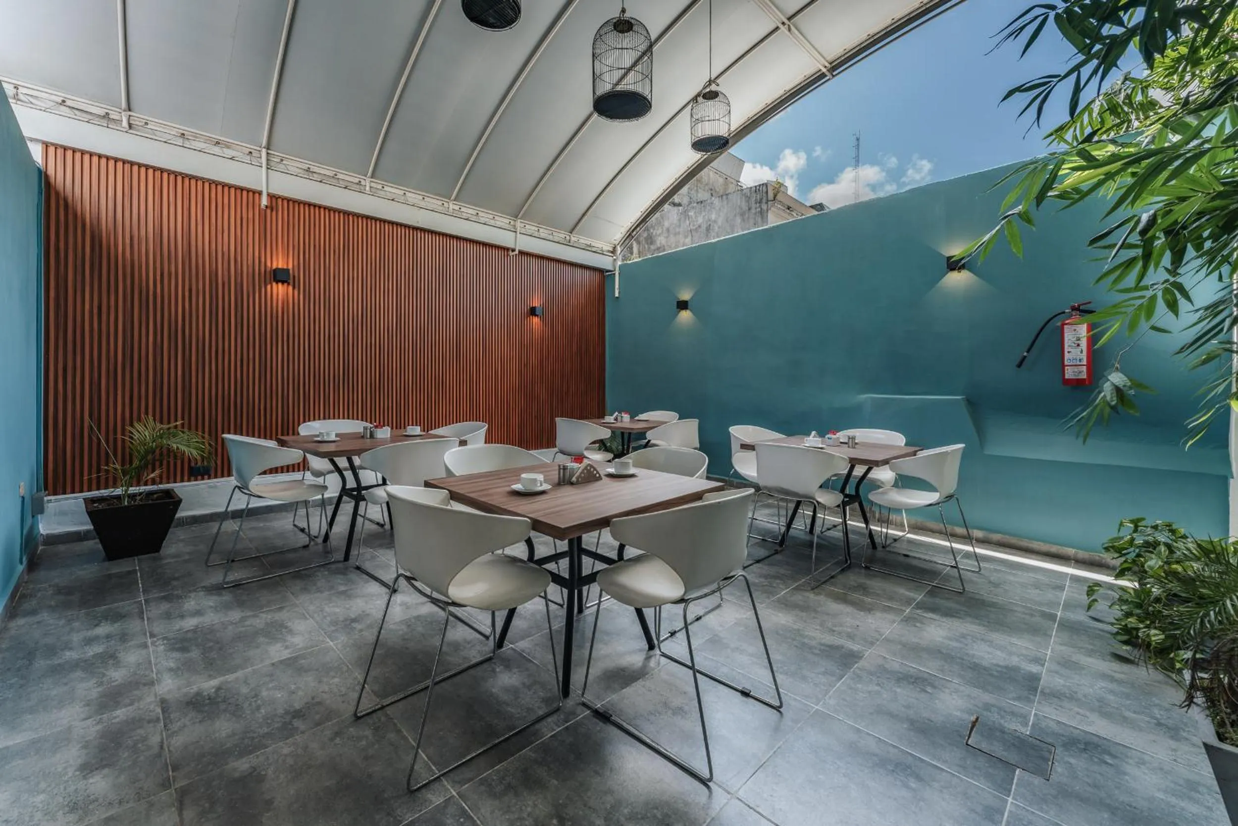 Dining area in Hotel Casa Nova, Merida