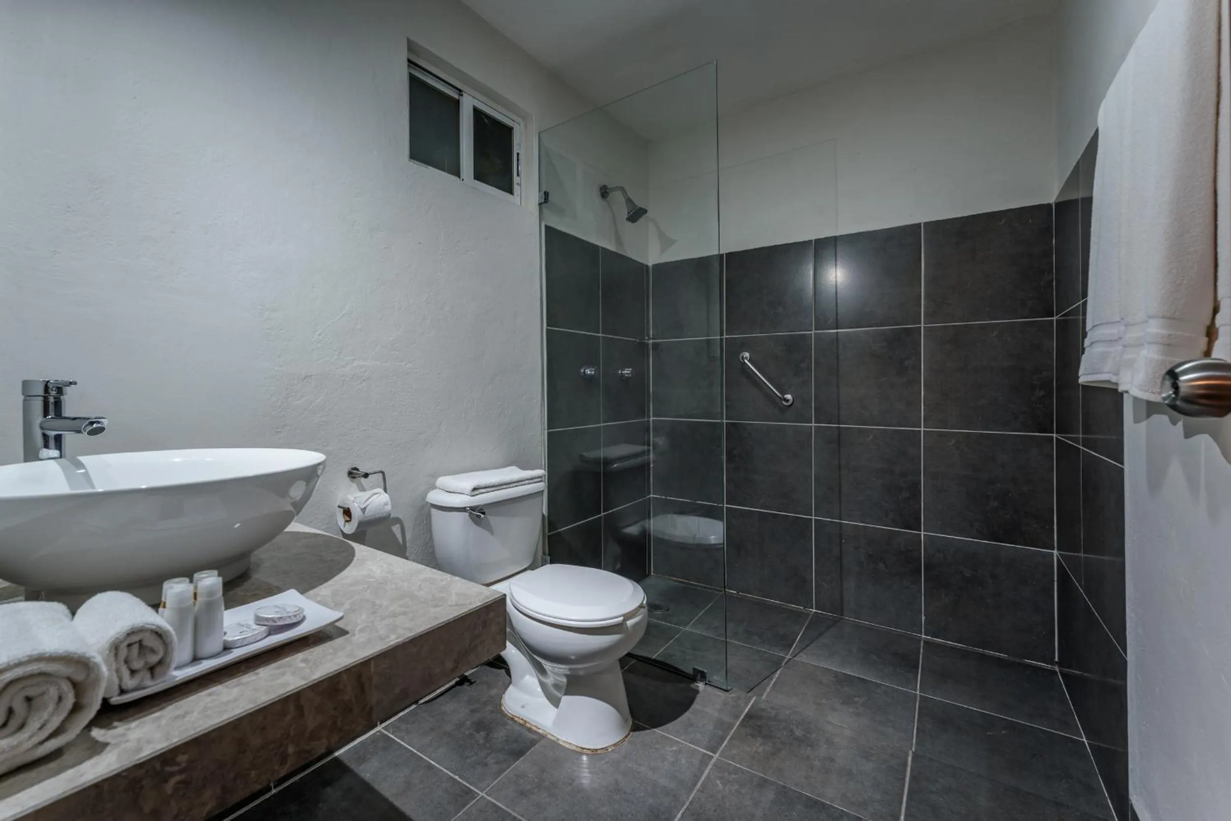 Shower in Hotel Casa Nova, Merida