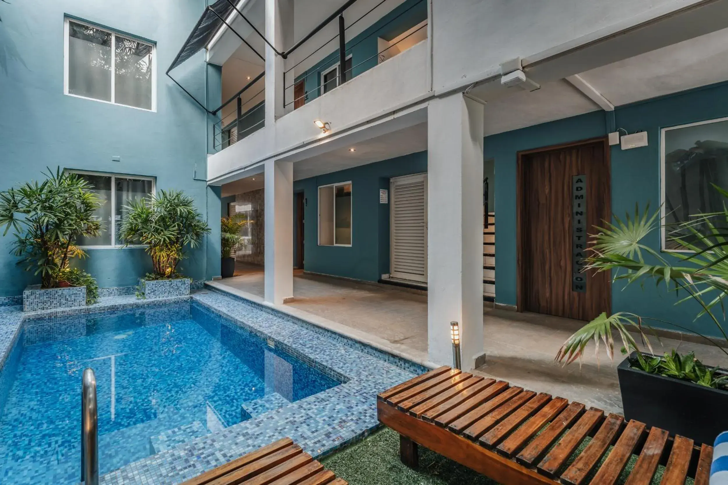 Pool view in Hotel Casa Nova, Merida Pool view in Hotel Casa Nova, Merida