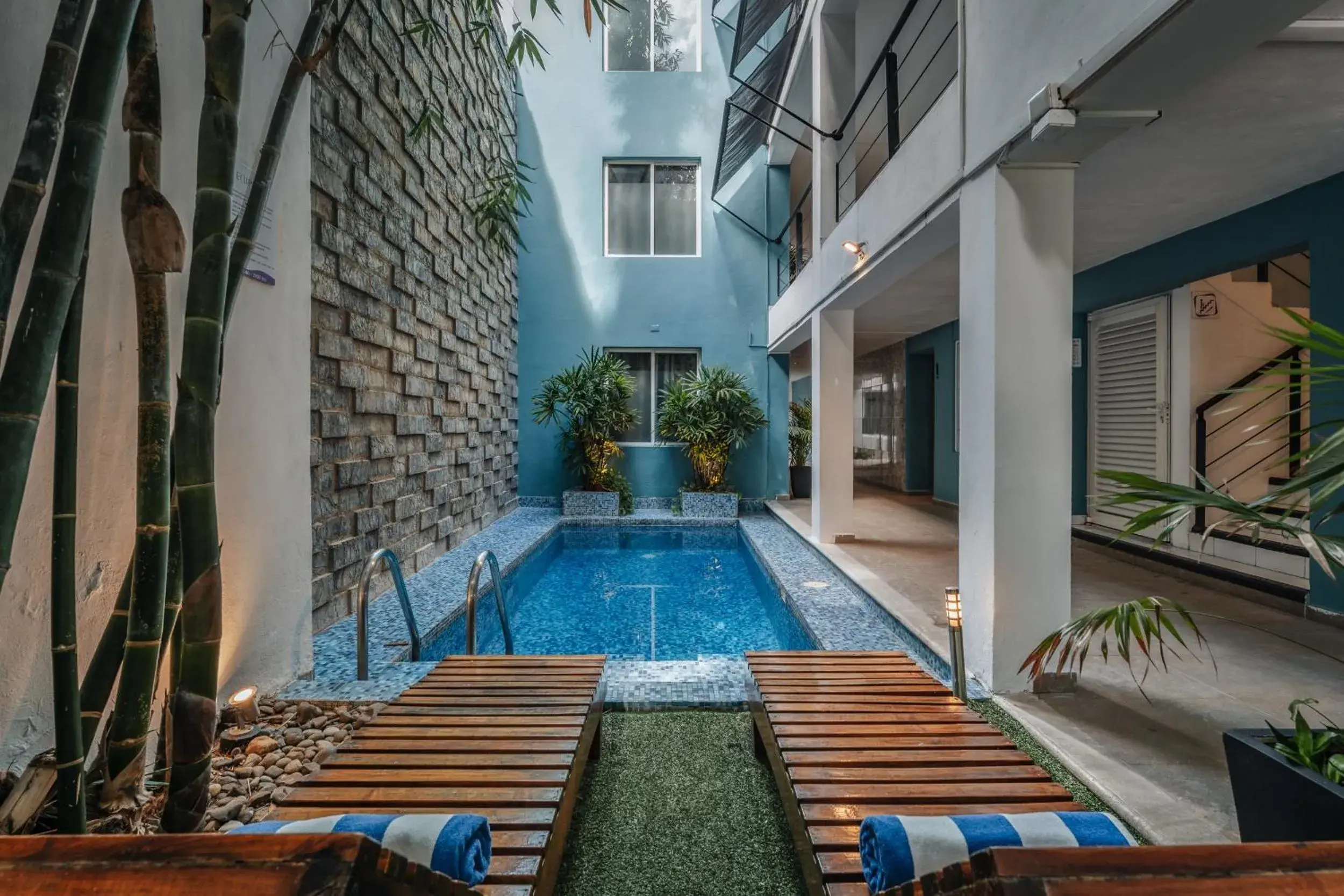 Pool view in Hotel Casa Nova, Merida Pool view in Hotel Casa Nova, Merida