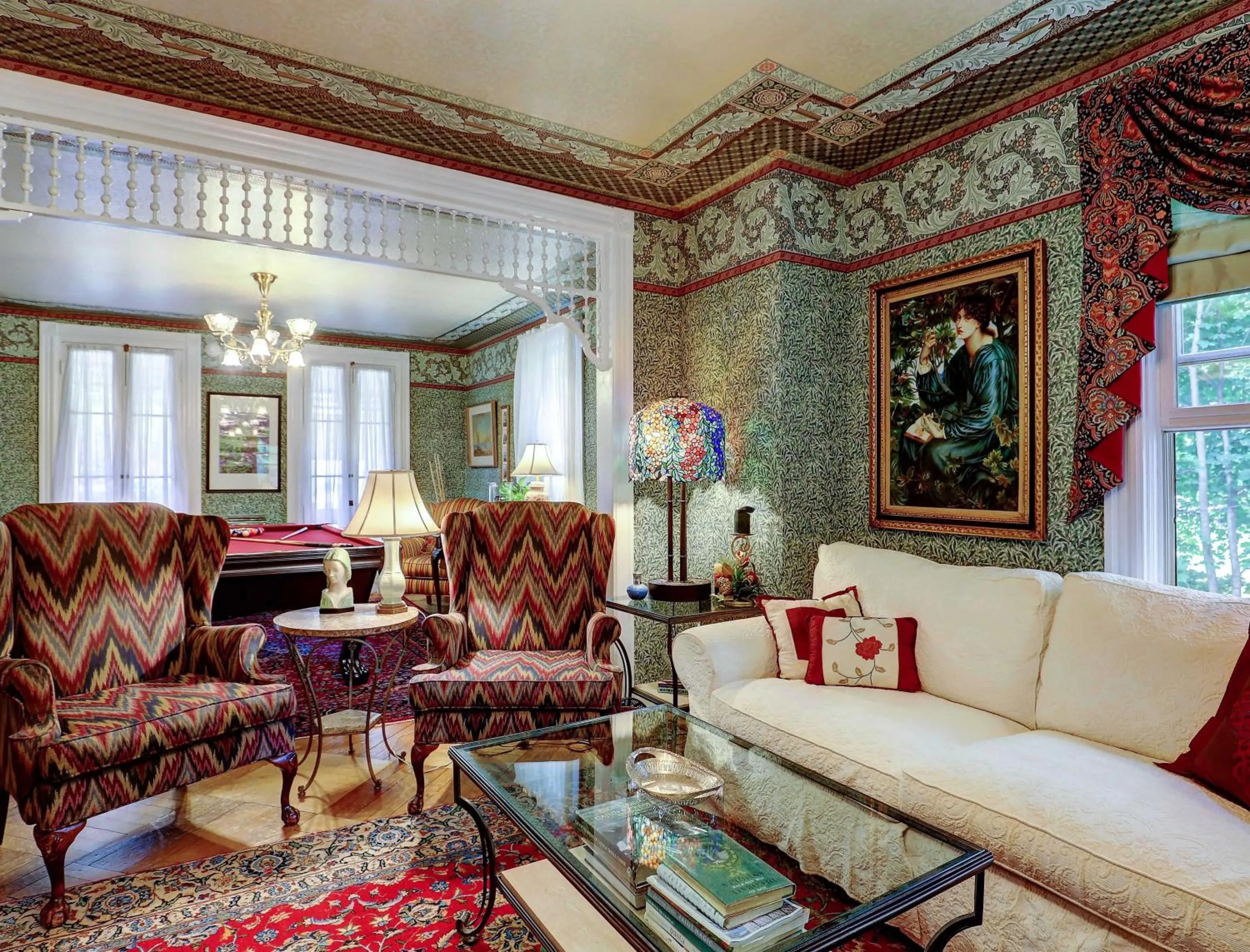 Living room in Fairlawn Inn