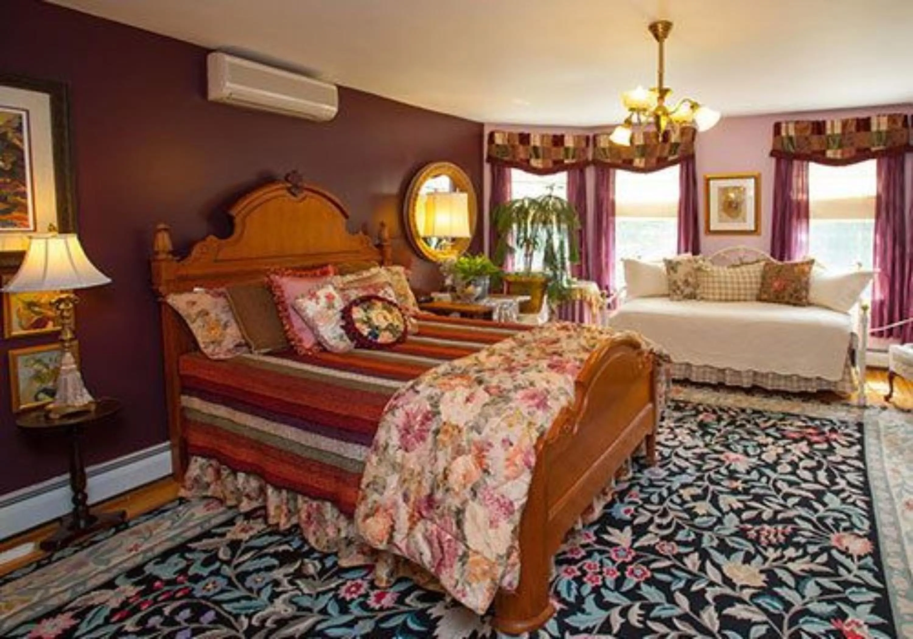 Bedroom, Bed in Fairlawn Inn