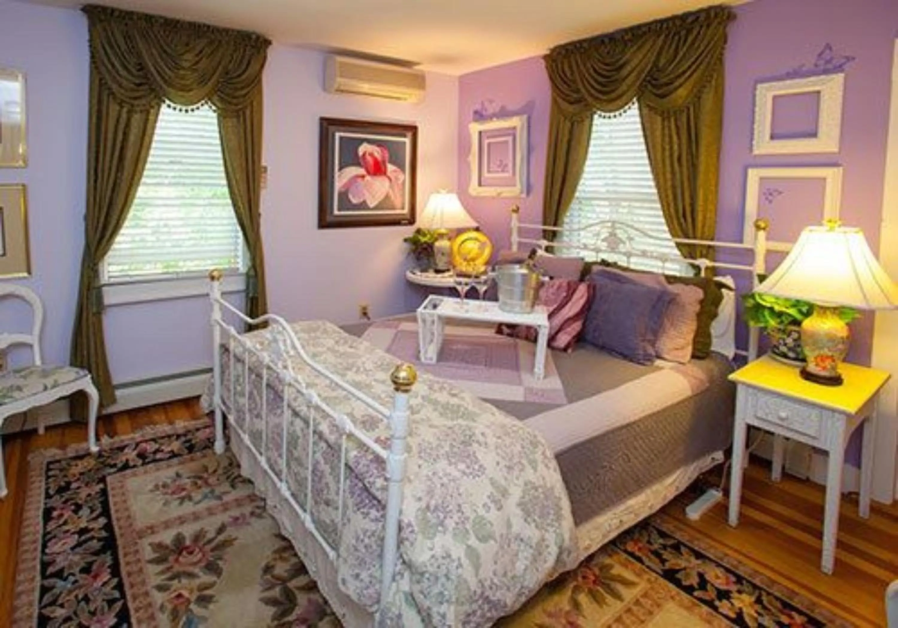 Bedroom, Bed in Fairlawn Inn