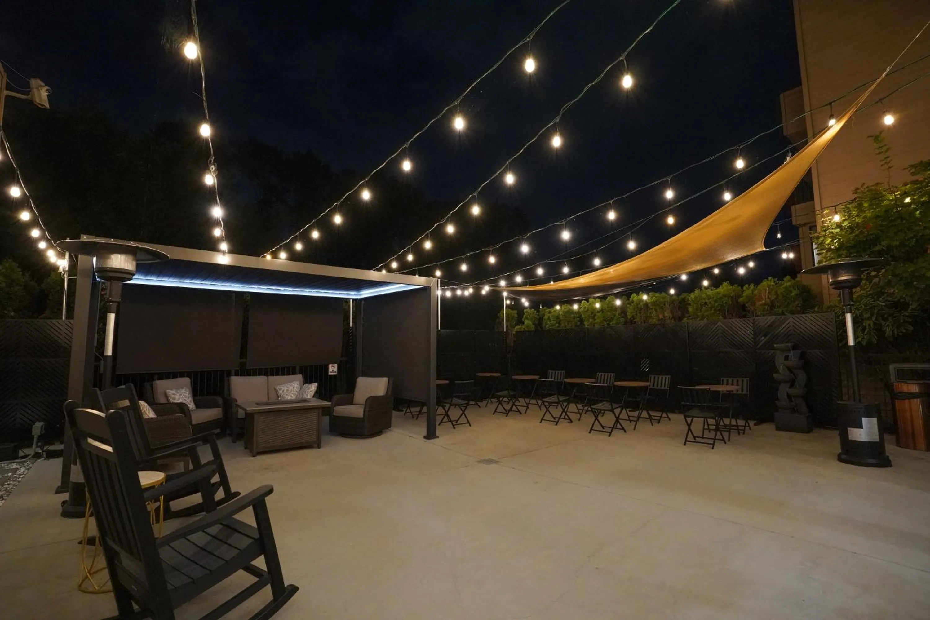 Patio in Ramada by Wyndham Tukwila Southcenter