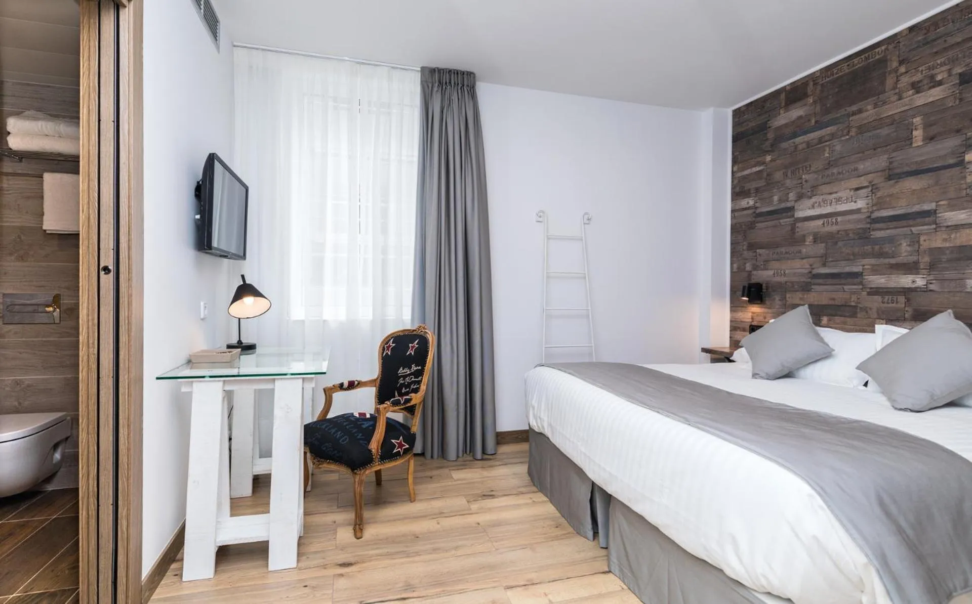 Bed in Suite Home Pinares