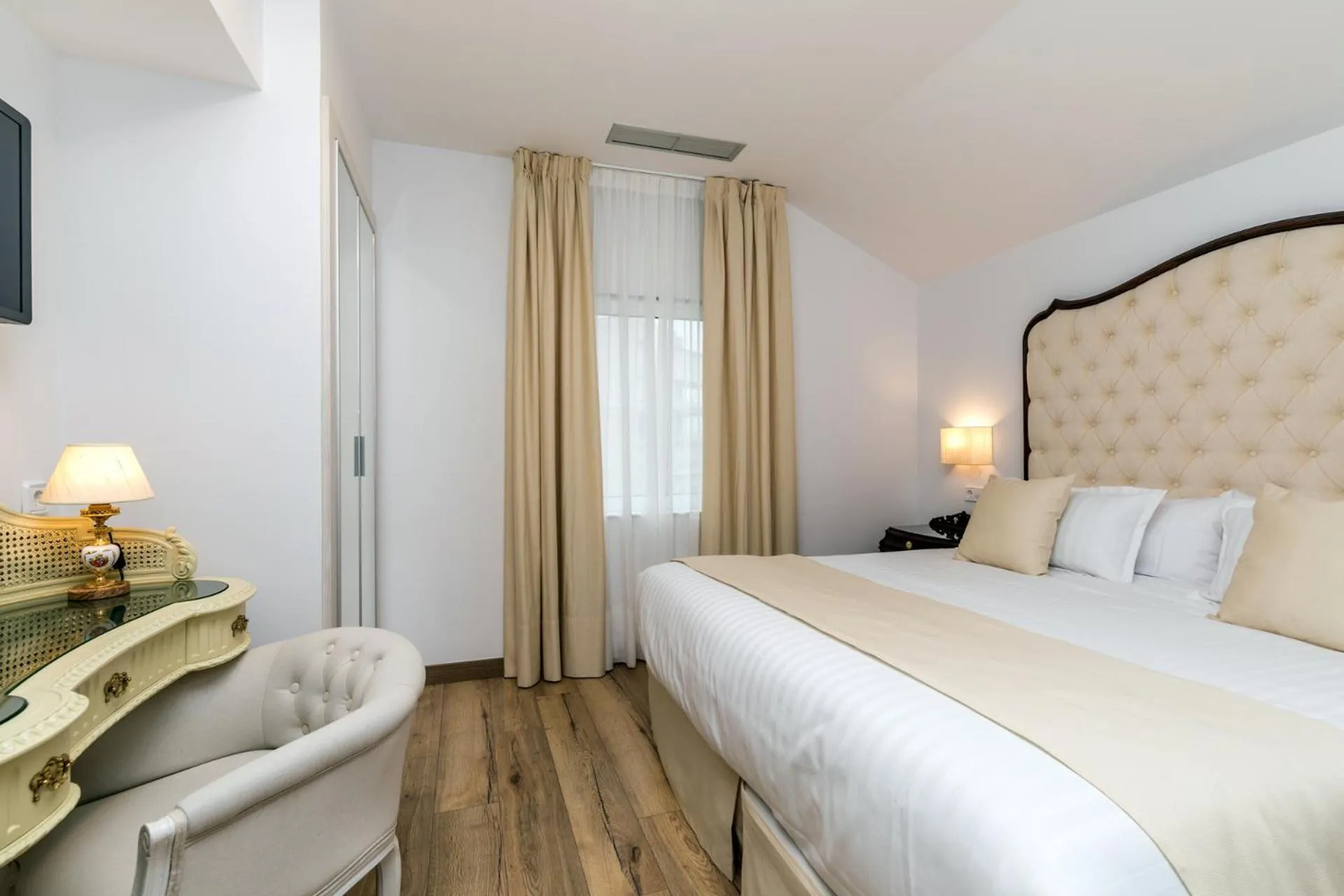 Bed in Suite Home Pinares