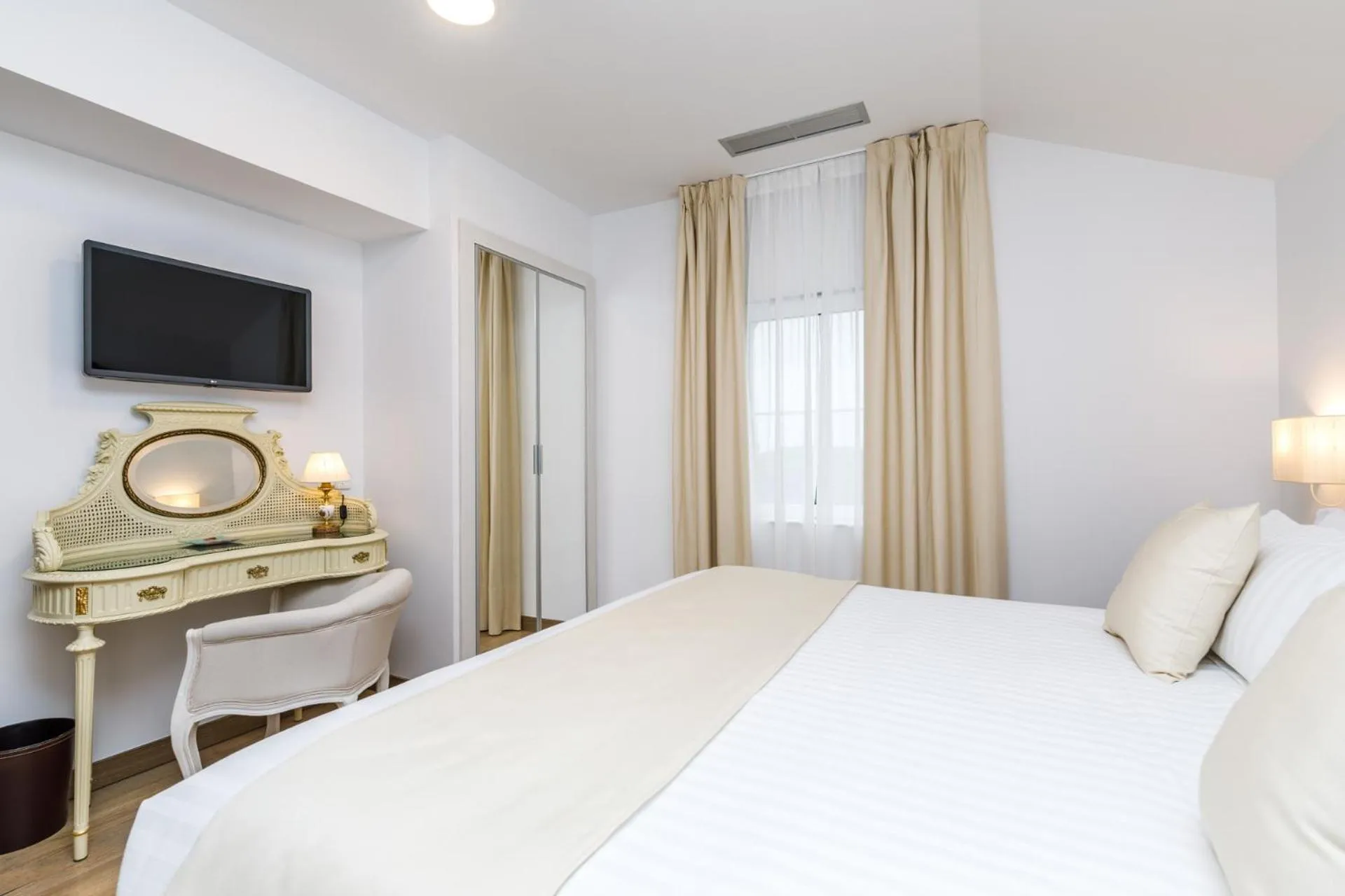 Bed in Suite Home Pinares