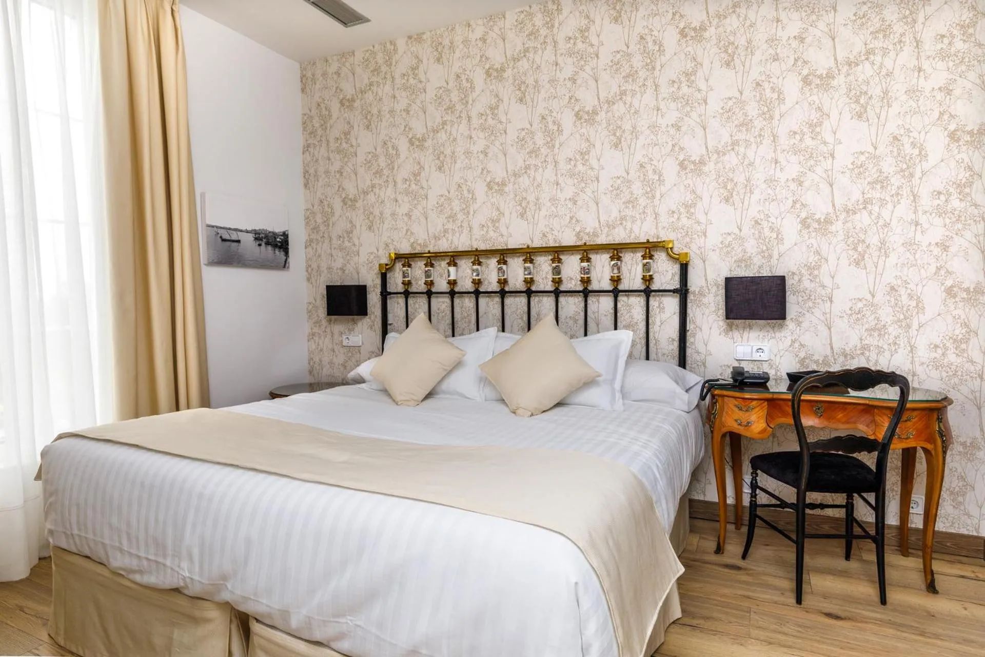 Bed in Suite Home Pinares