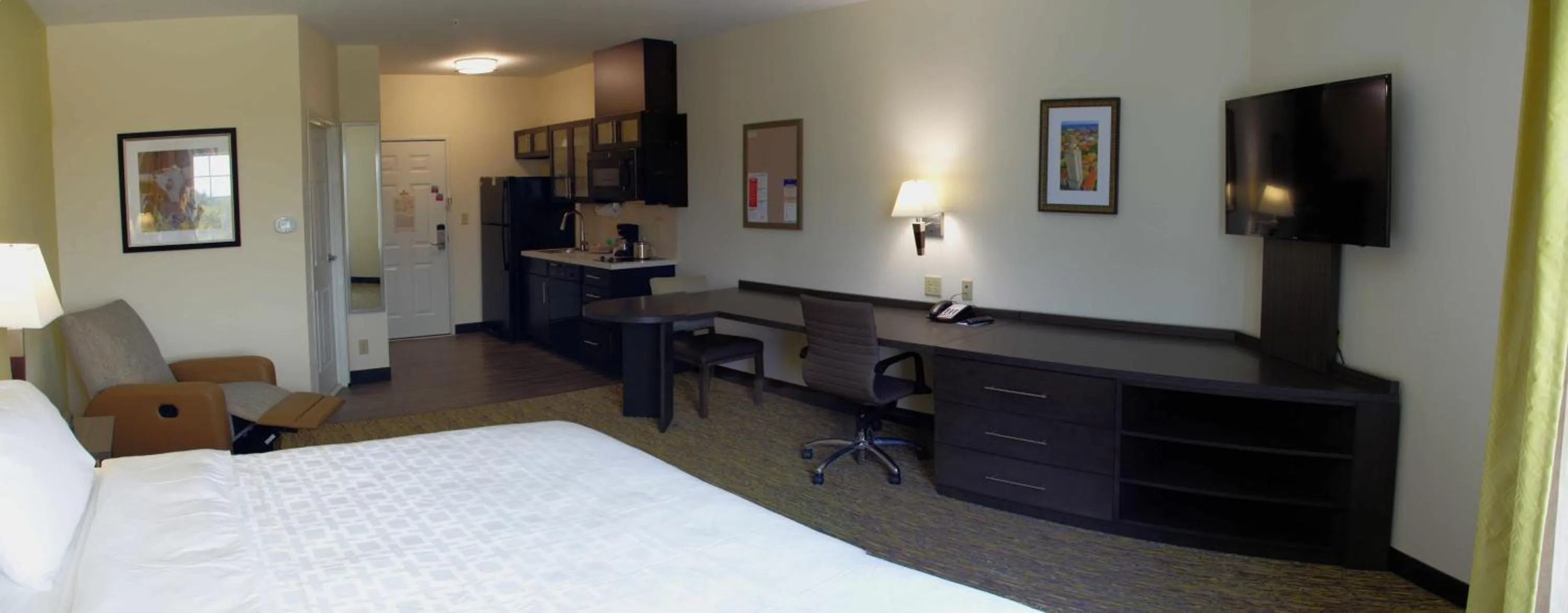Photo of the whole room, Bed in Candlewood Suites - Austin North by IHG
