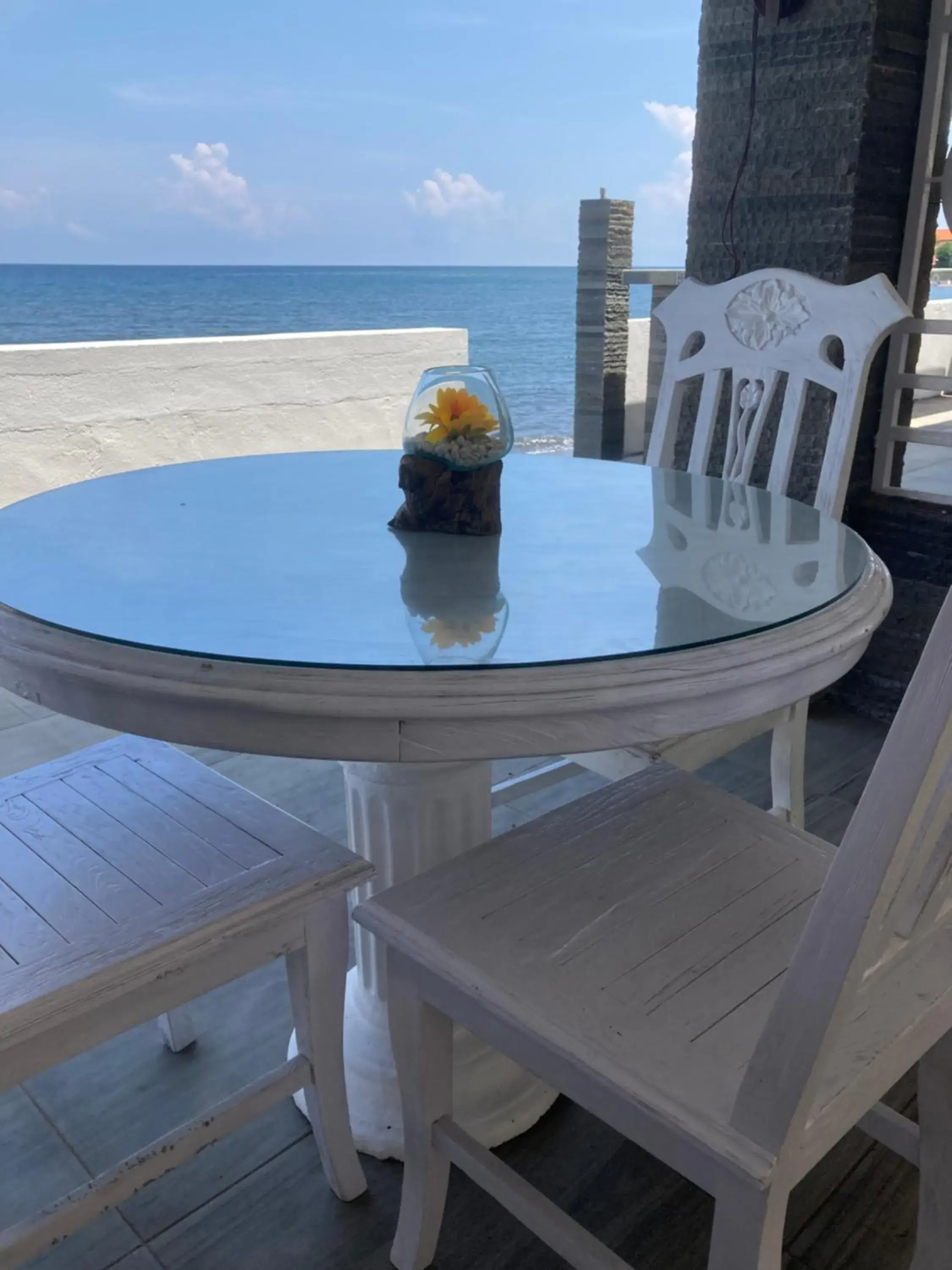 Restaurant/places to eat in Villa Agung Beach Inn Restaurant/places to eat in Villa Agung Beach Inn