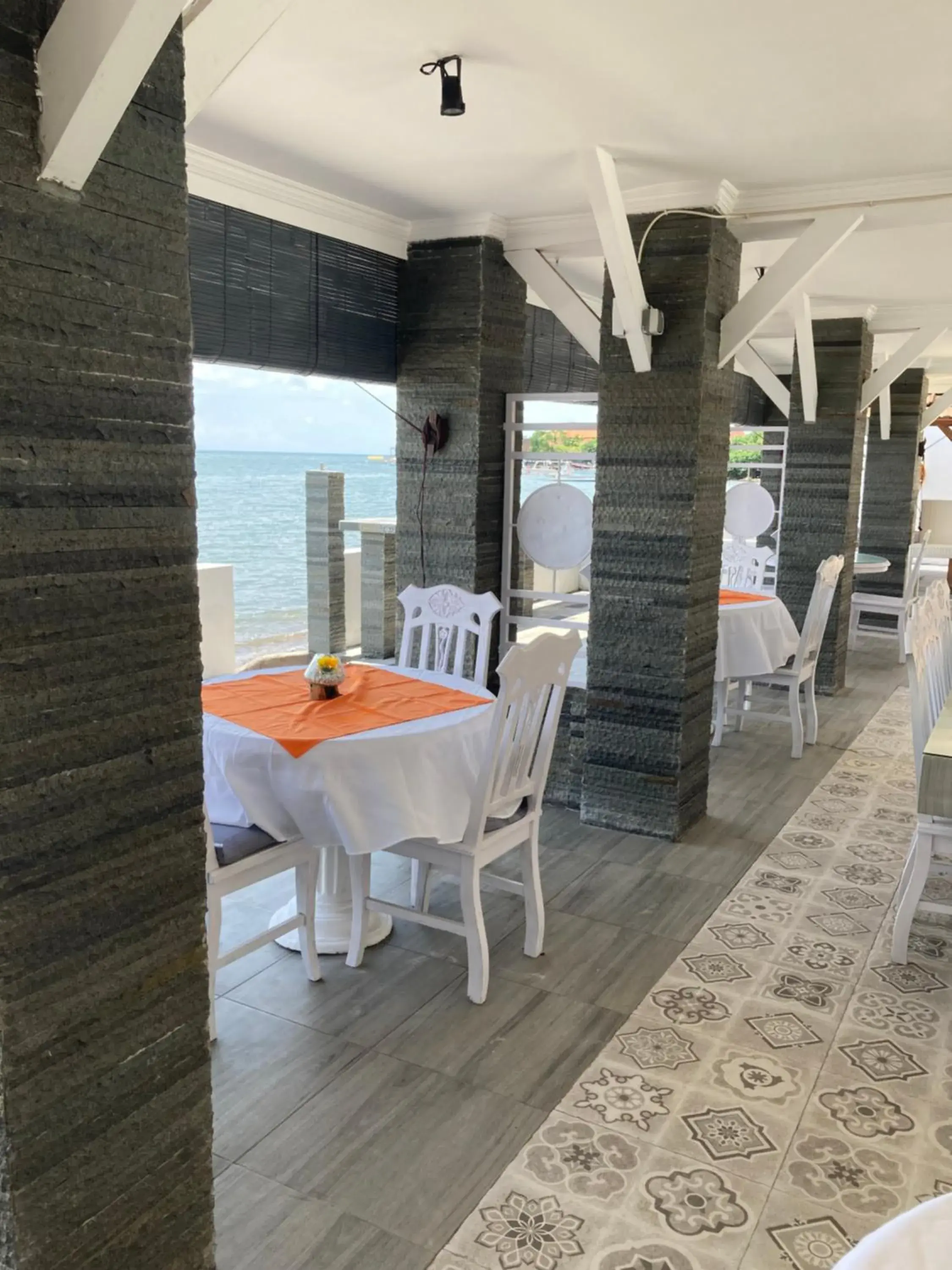 Restaurant/places to eat in Villa Agung Beach Inn Restaurant/places to eat in Villa Agung Beach Inn