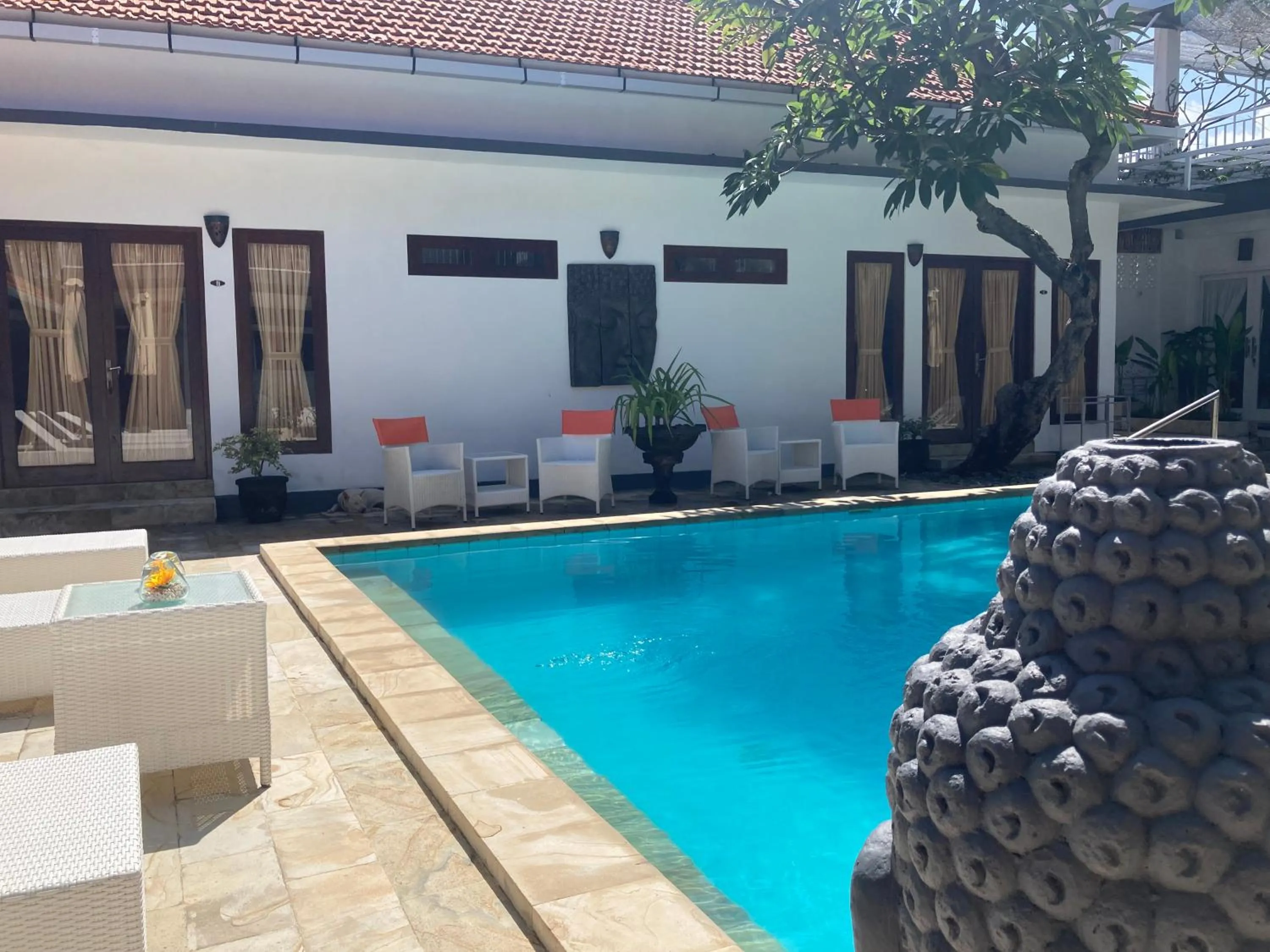 Villa Agung Beach Inn