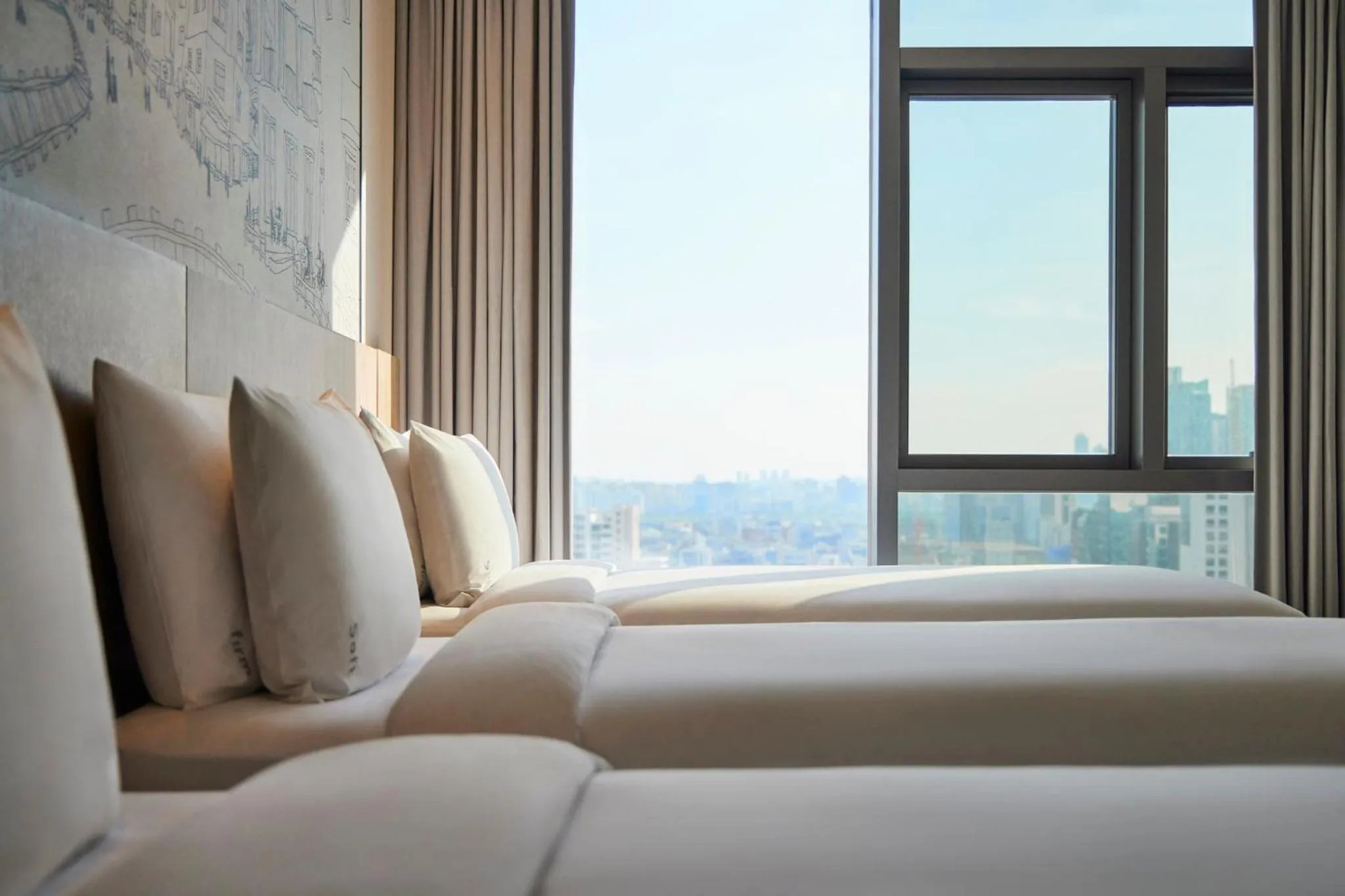 Photo of the whole room, Bed in Holiday Inn Express Seoul Hongdae by IHG