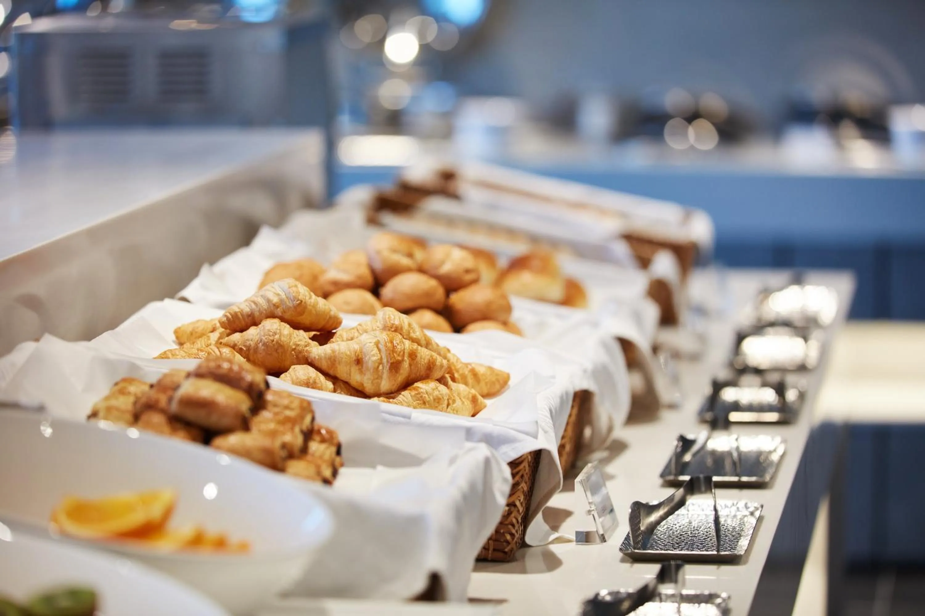 Breakfast in Holiday Inn Express Seoul Hongdae by IHG